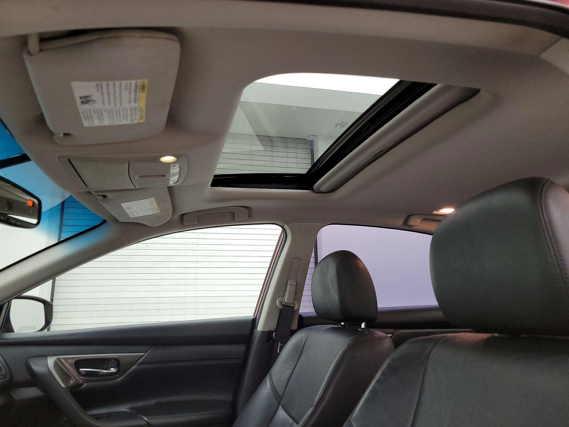 Thumbnail: 2015 Nissan Altima - 19