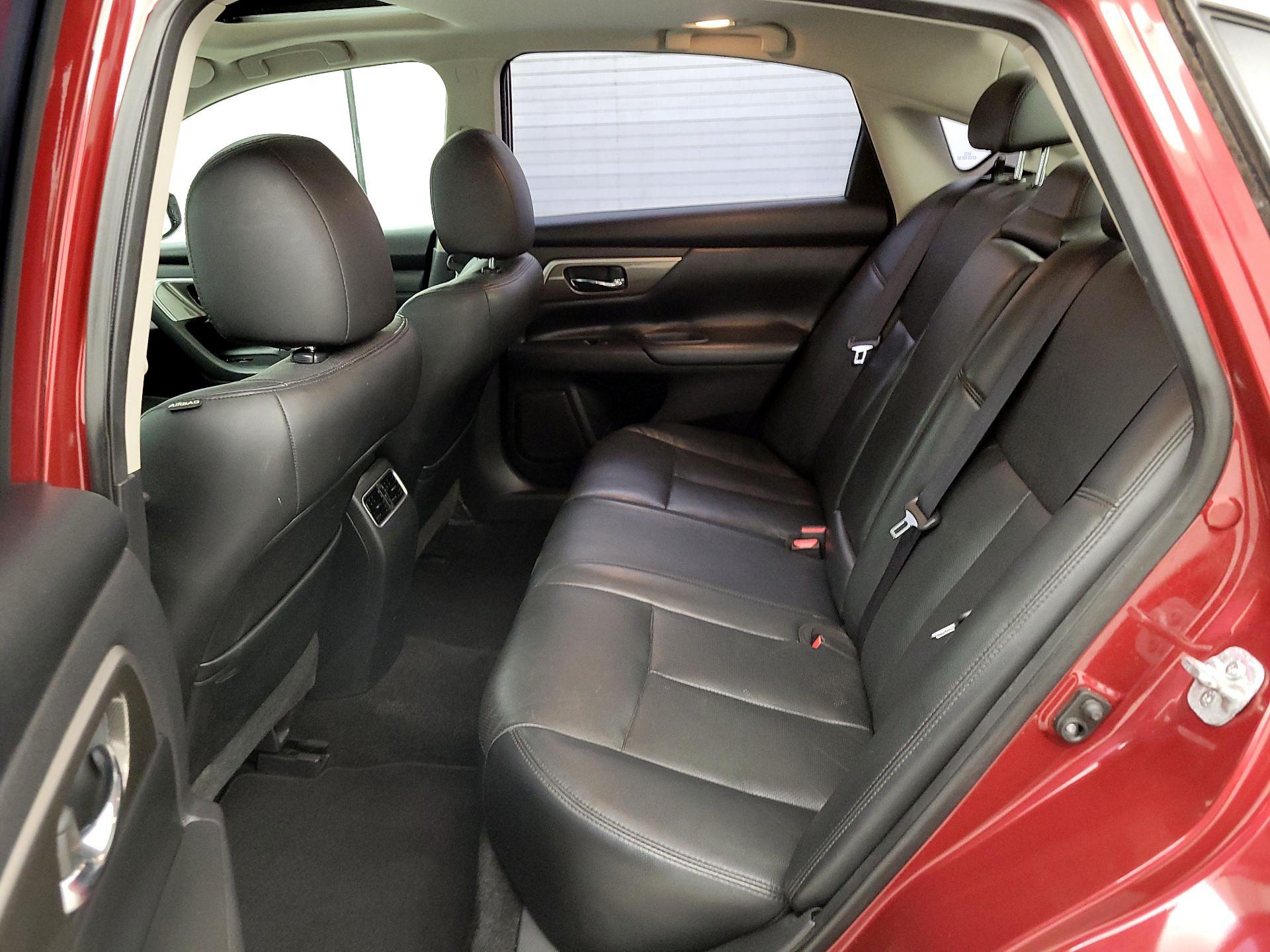 Thumbnail: 2015 Nissan Altima - 20