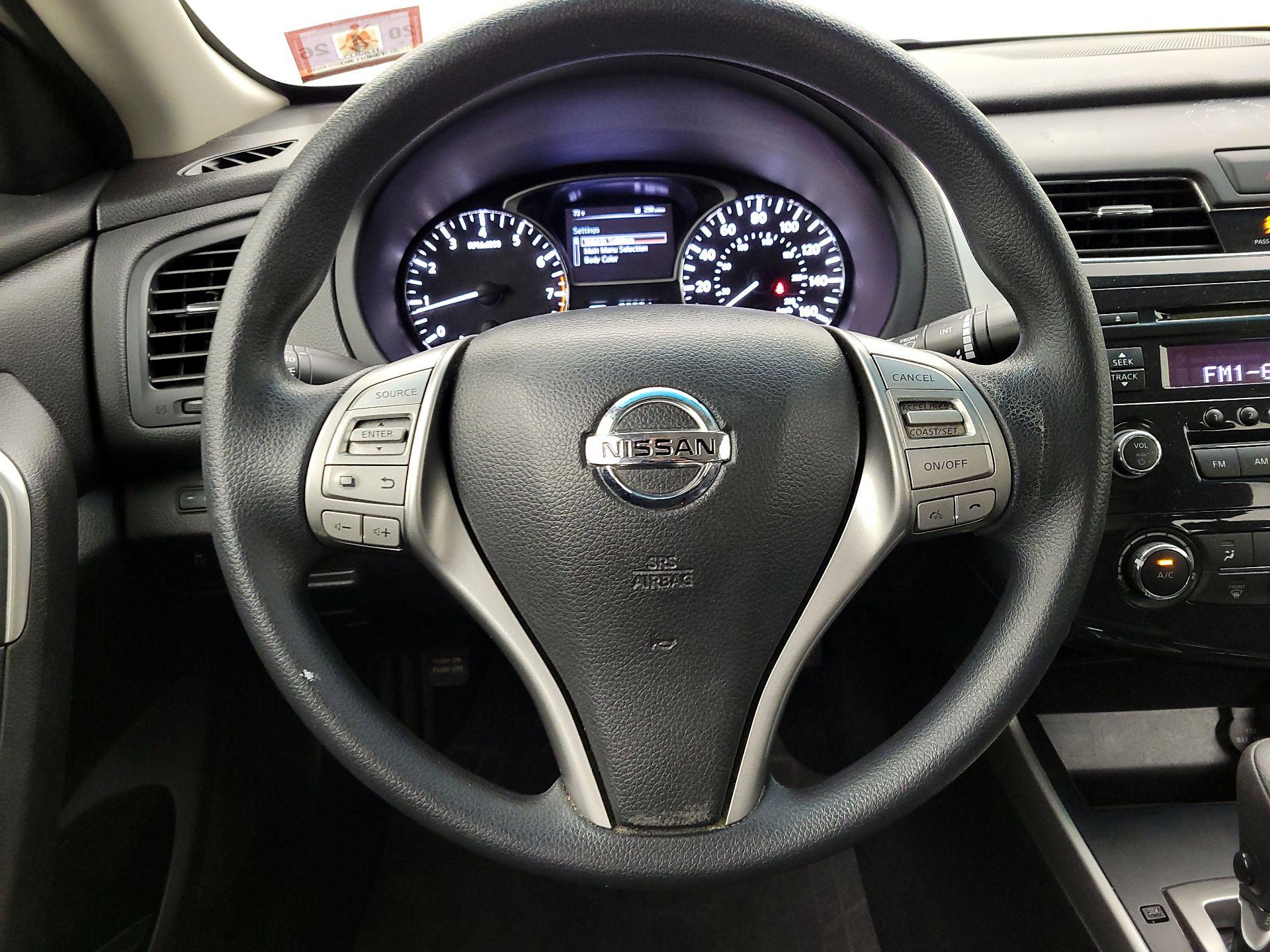 Thumbnail: 2015 Nissan Altima - 10
