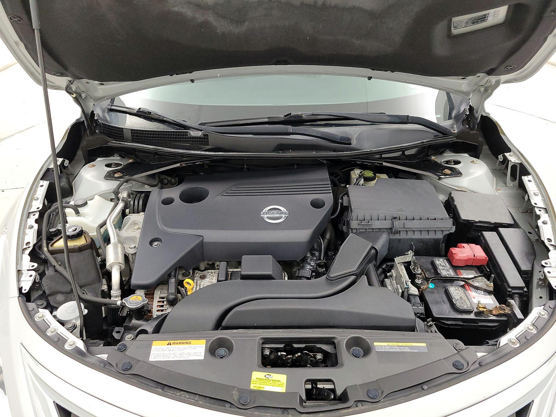 Thumbnail: 2015 Nissan Altima - 19