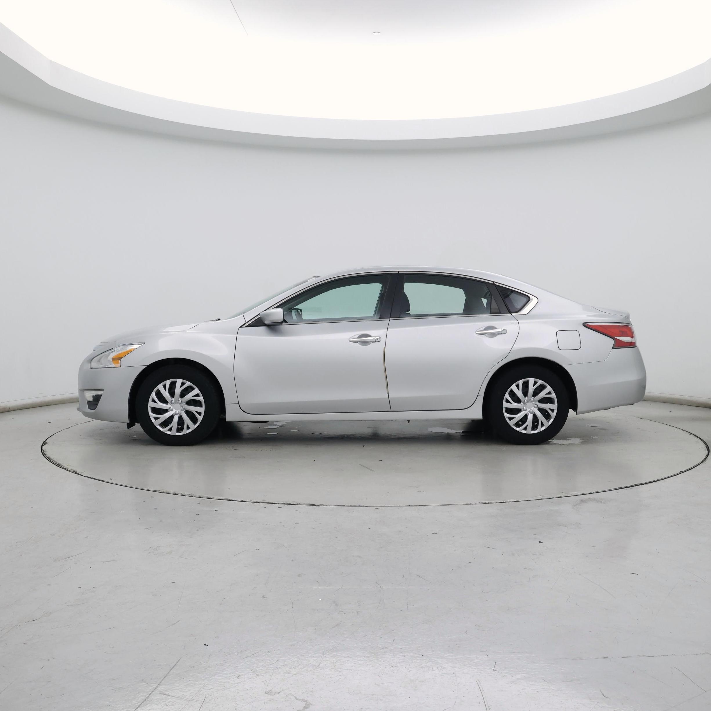Thumbnail: 2015 Nissan Altima - 3