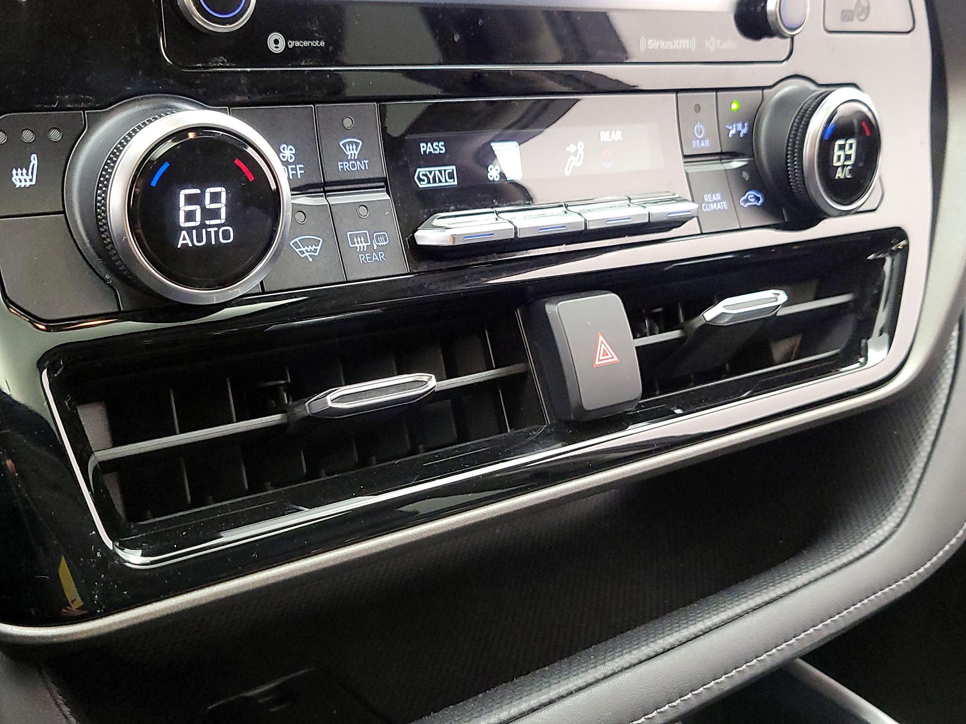 Thumbnail: 2020 Toyota Highlander - 16
