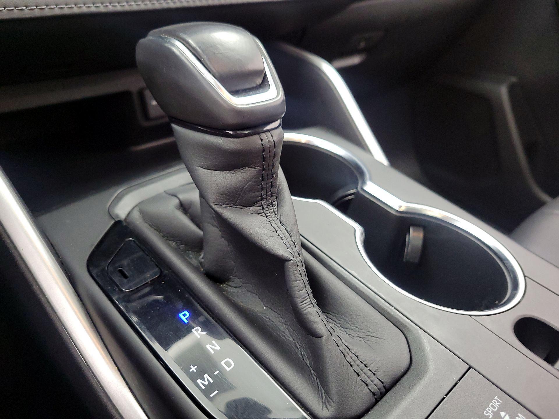 Thumbnail: 2020 Toyota Highlander - 17