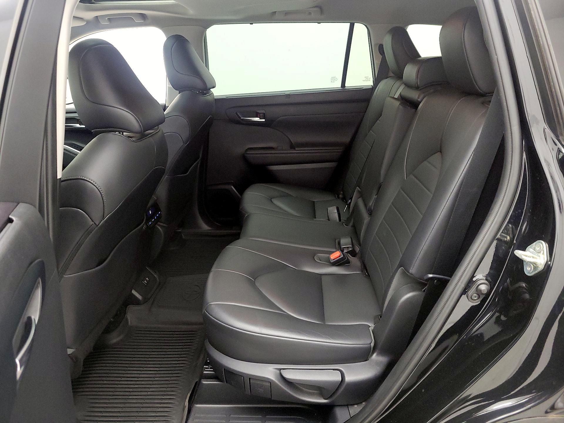 Thumbnail: 2020 Toyota Highlander - 20