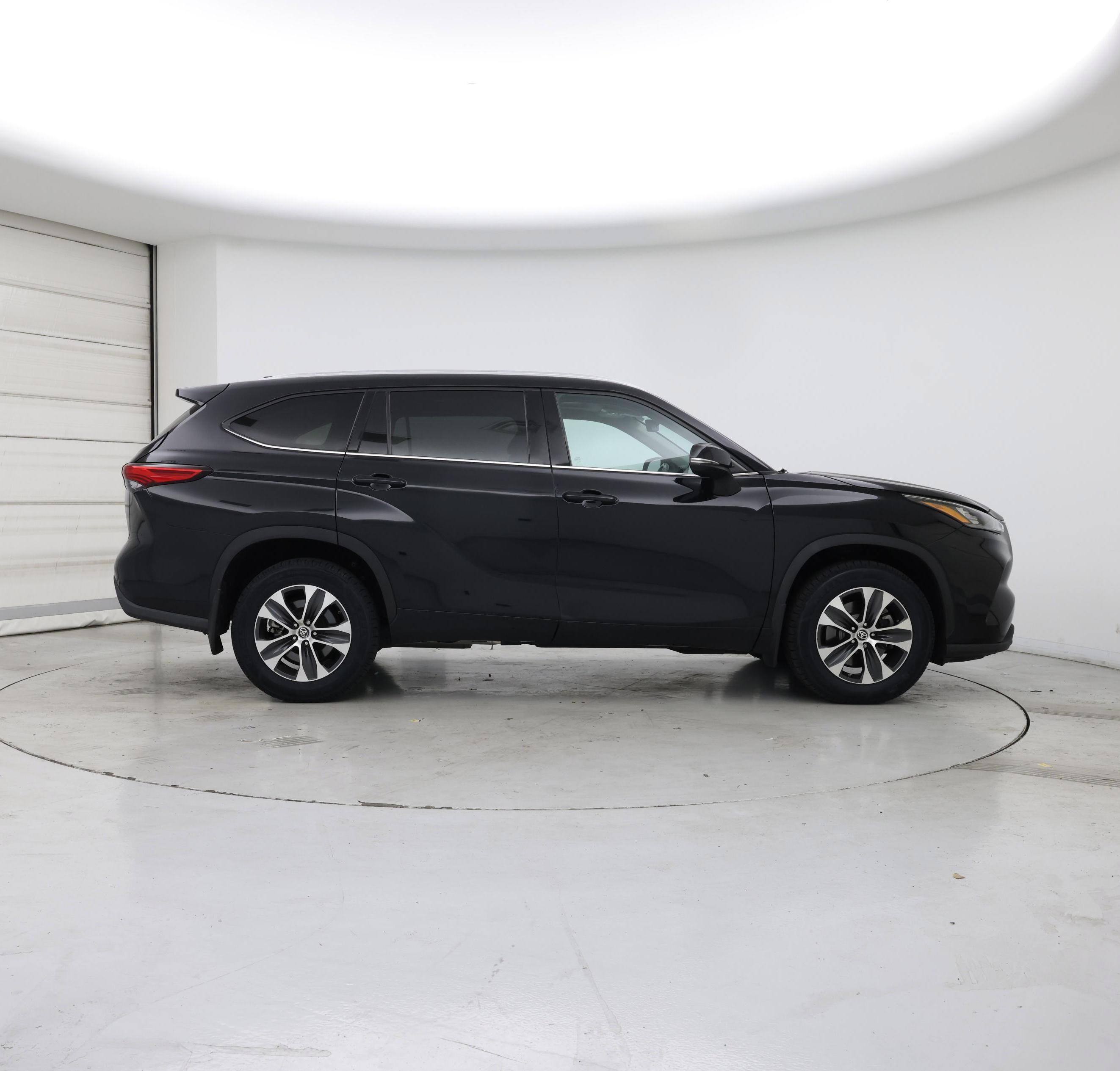 Thumbnail: 2020 Toyota Highlander - 7