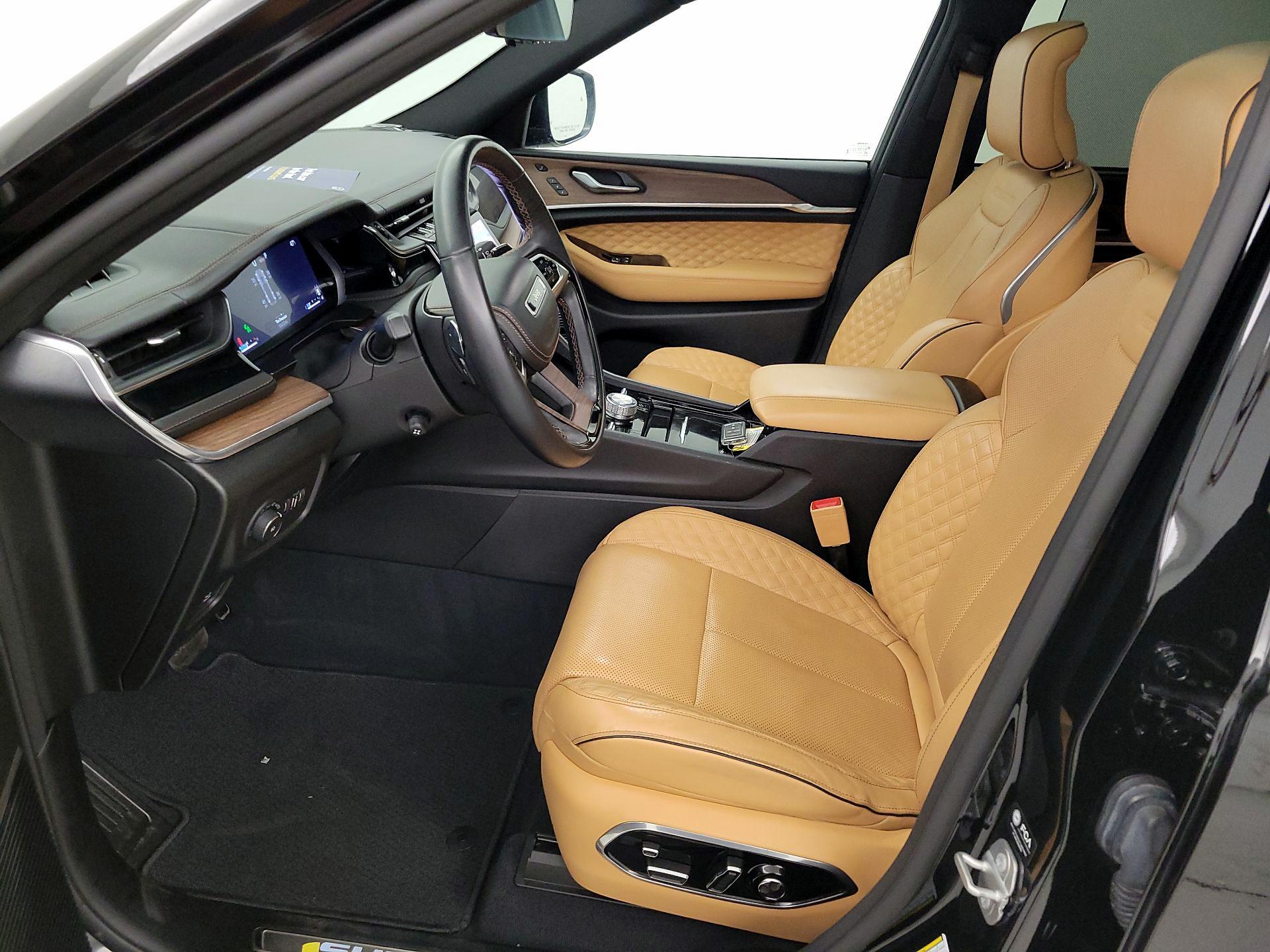 Thumbnail: 2023 Jeep Grand Cherokee - 11