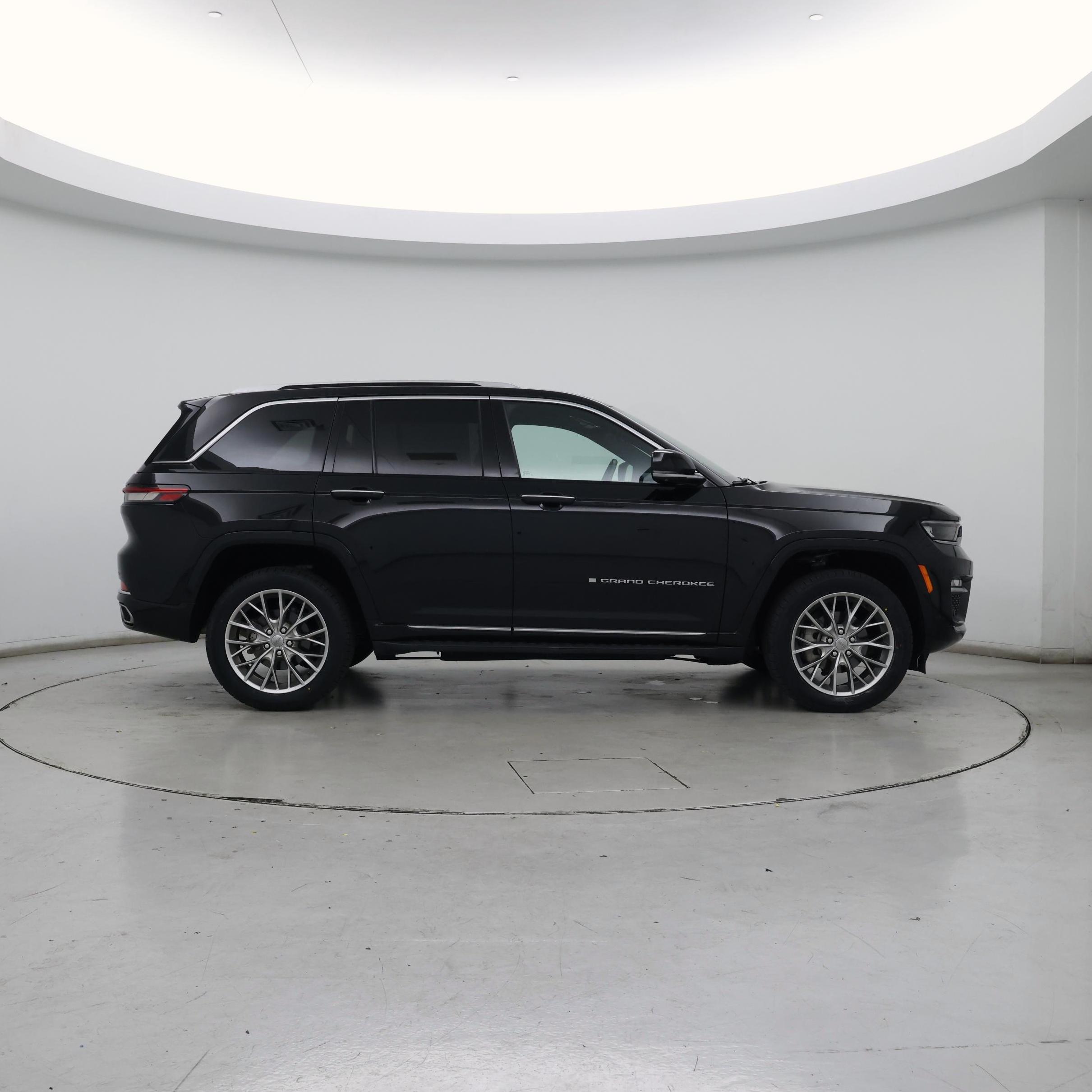 Thumbnail: 2023 Jeep Grand Cherokee - 7