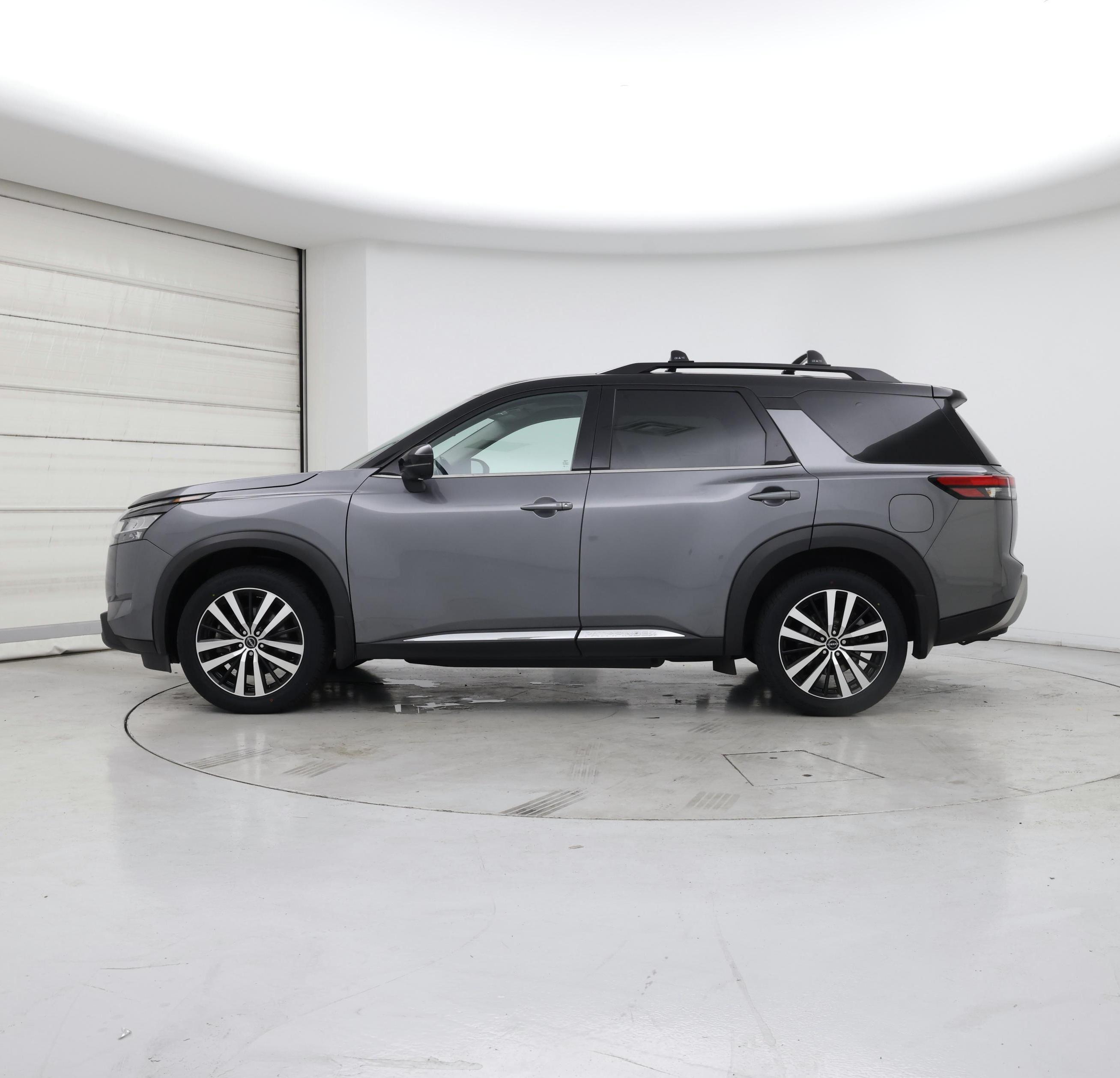 Thumbnail: 2023 Nissan Pathfinder - 3