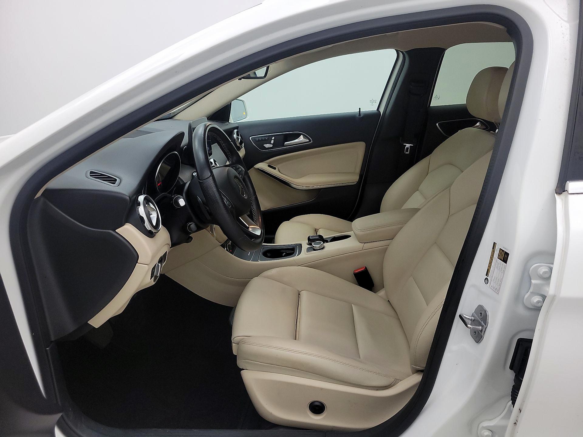 Thumbnail: 2020 Mercedes-Benz GLA - 11