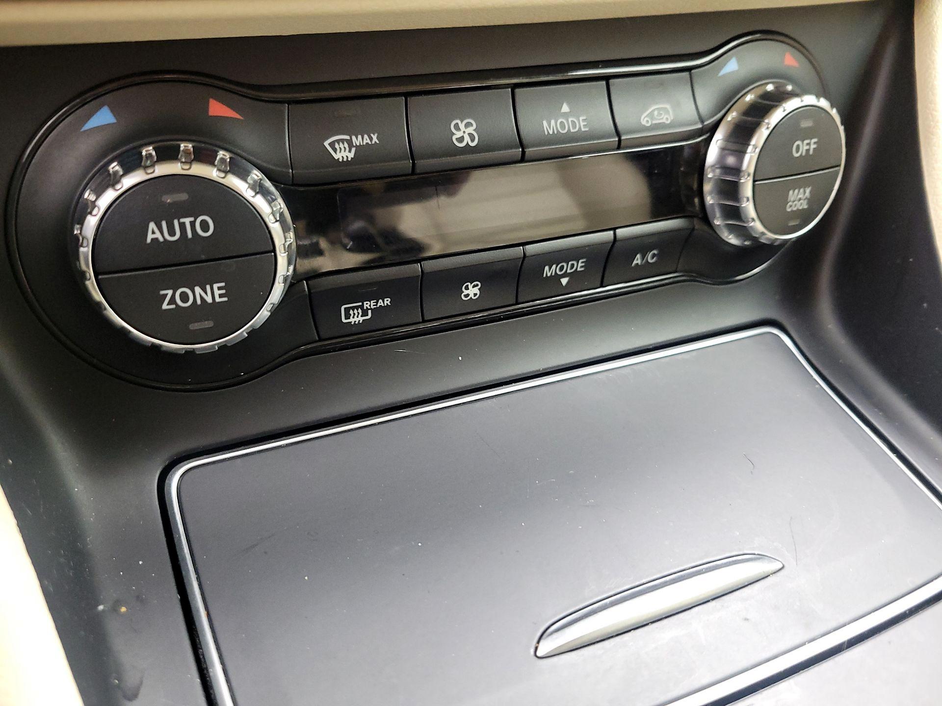 Thumbnail: 2020 Mercedes-Benz GLA - 16