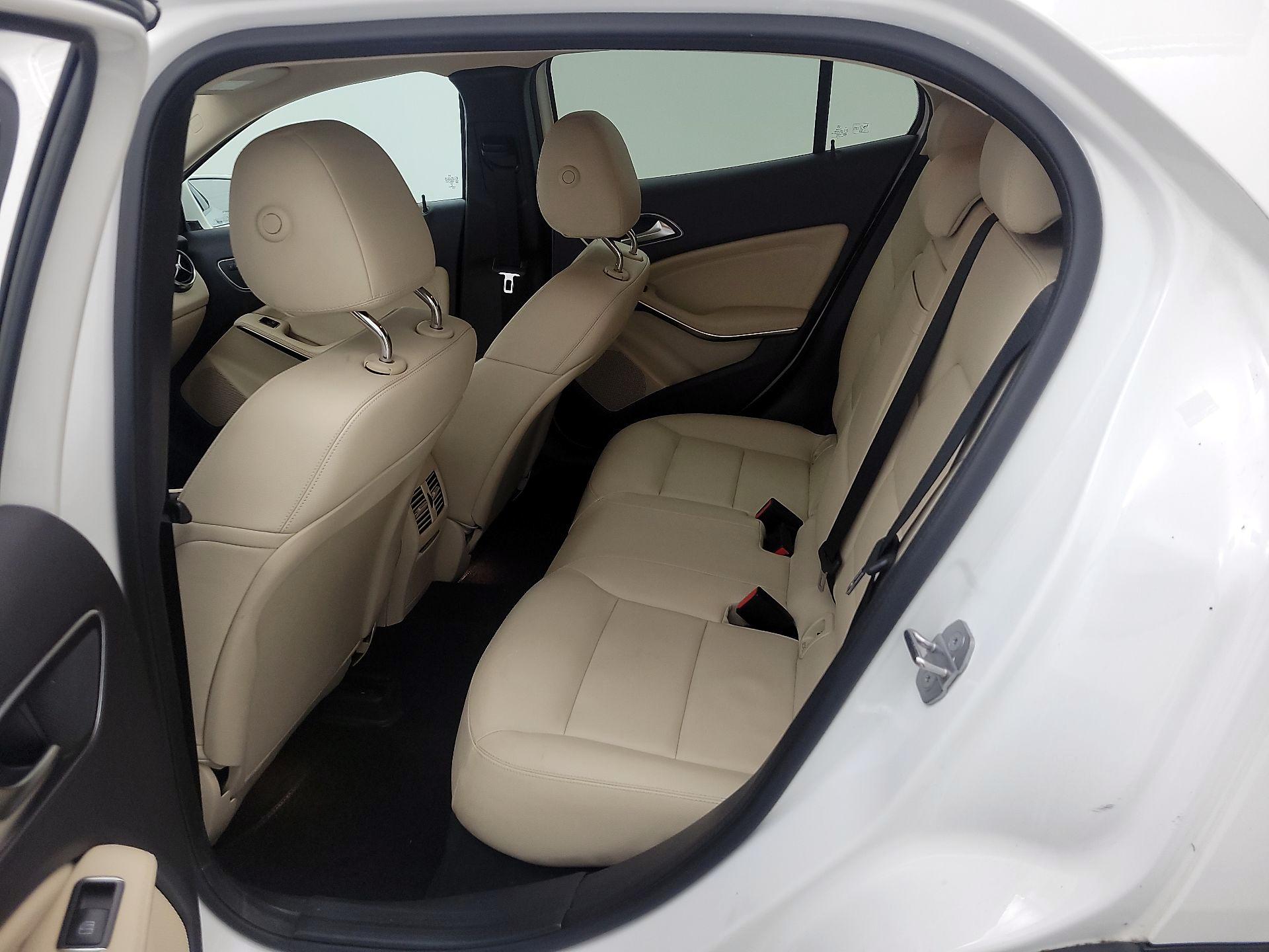 Thumbnail: 2020 Mercedes-Benz GLA - 19