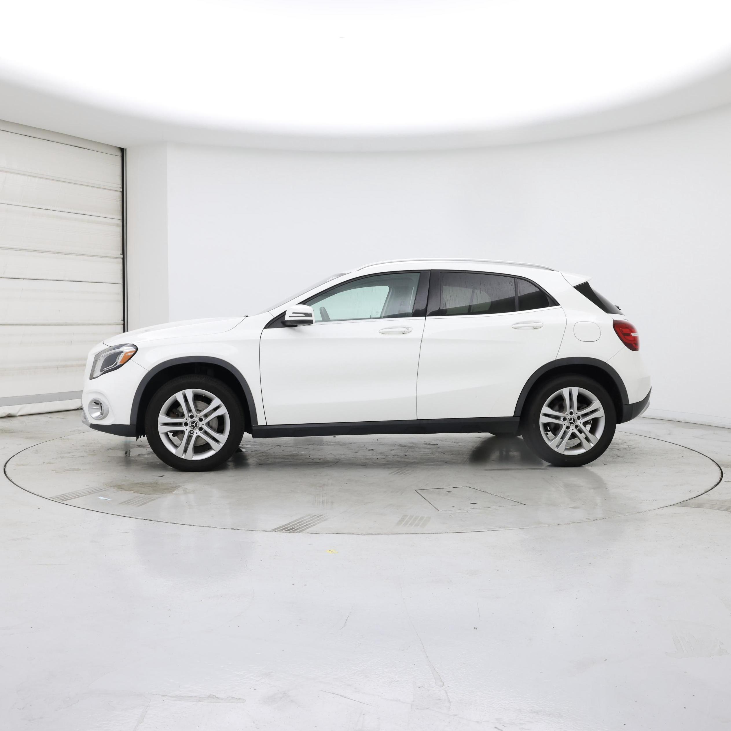 Thumbnail: 2020 Mercedes-Benz GLA - 3