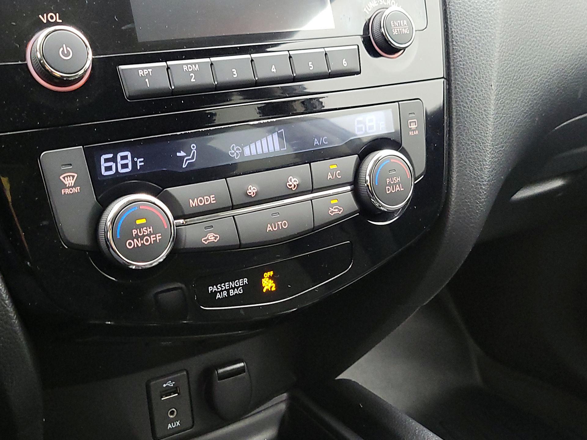 Thumbnail: 2016 Nissan Rogue - 16