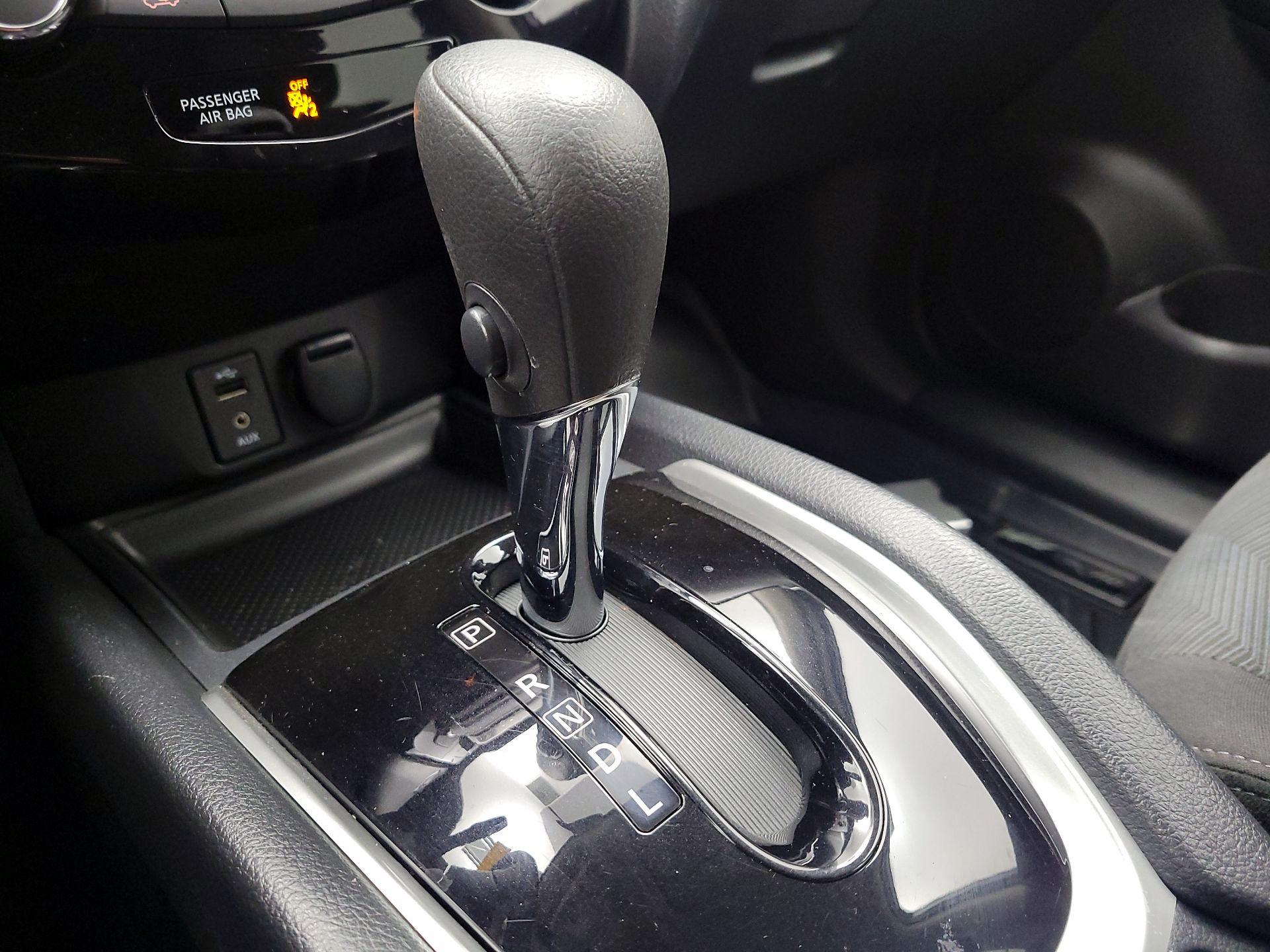 Thumbnail: 2016 Nissan Rogue - 17
