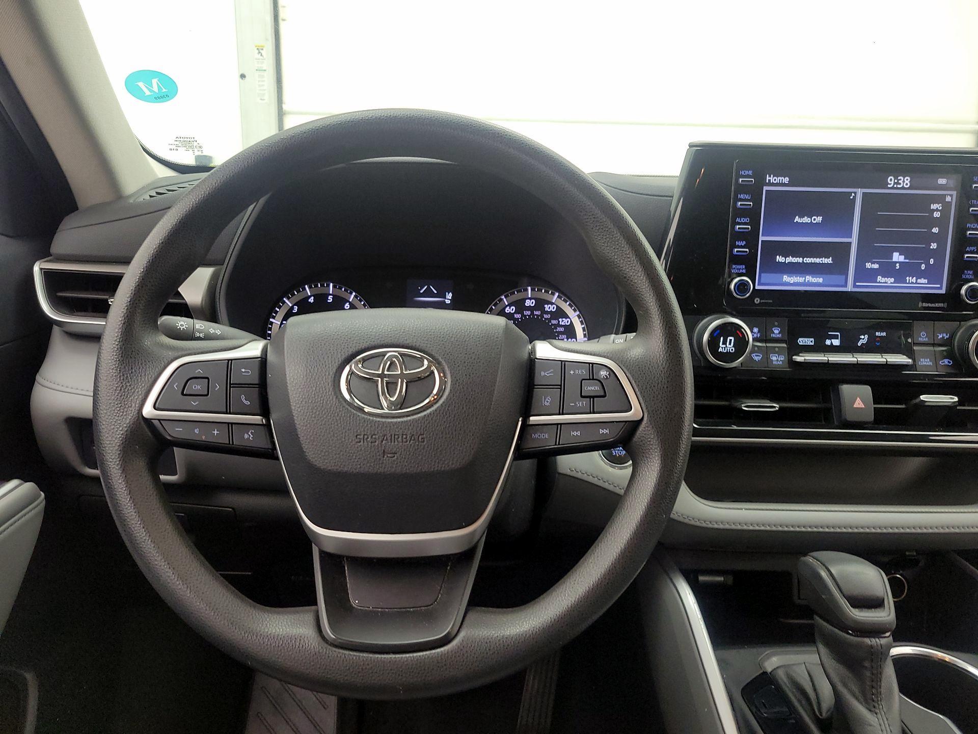 Thumbnail: 2022 Toyota Highlander - 10