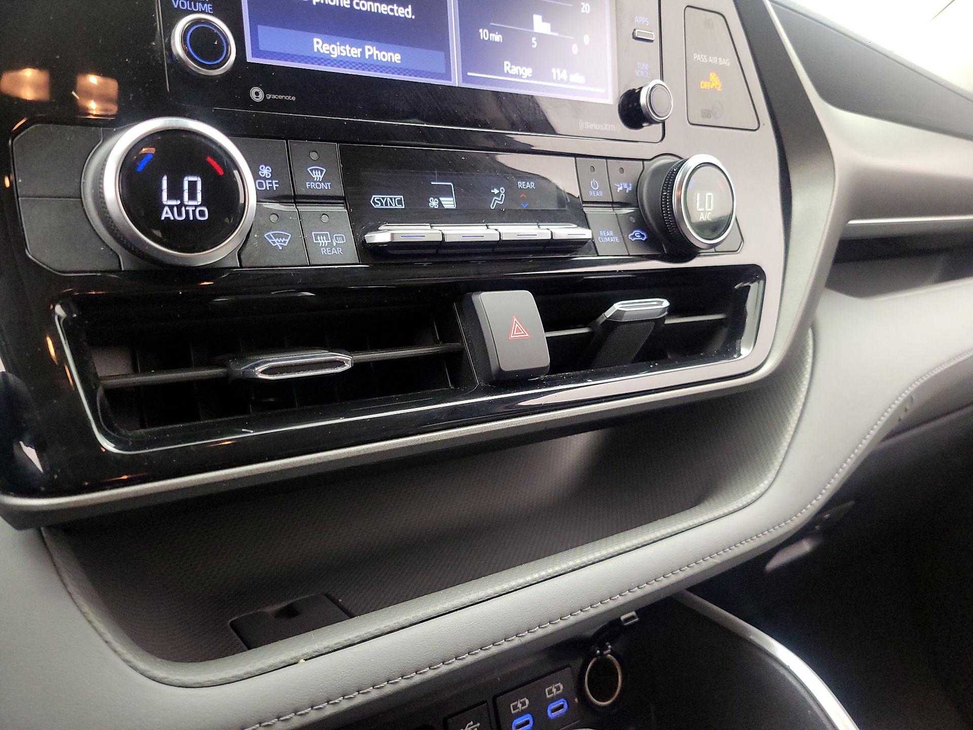 Thumbnail: 2022 Toyota Highlander - 15