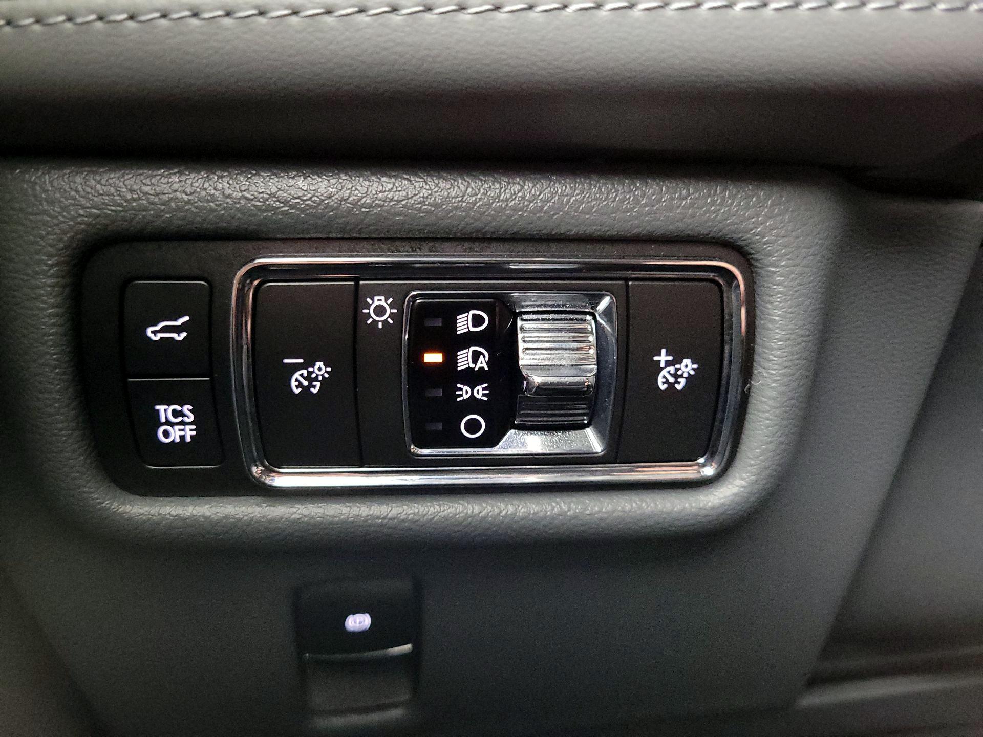 Thumbnail: 2021 Lincoln Nautilus - 13