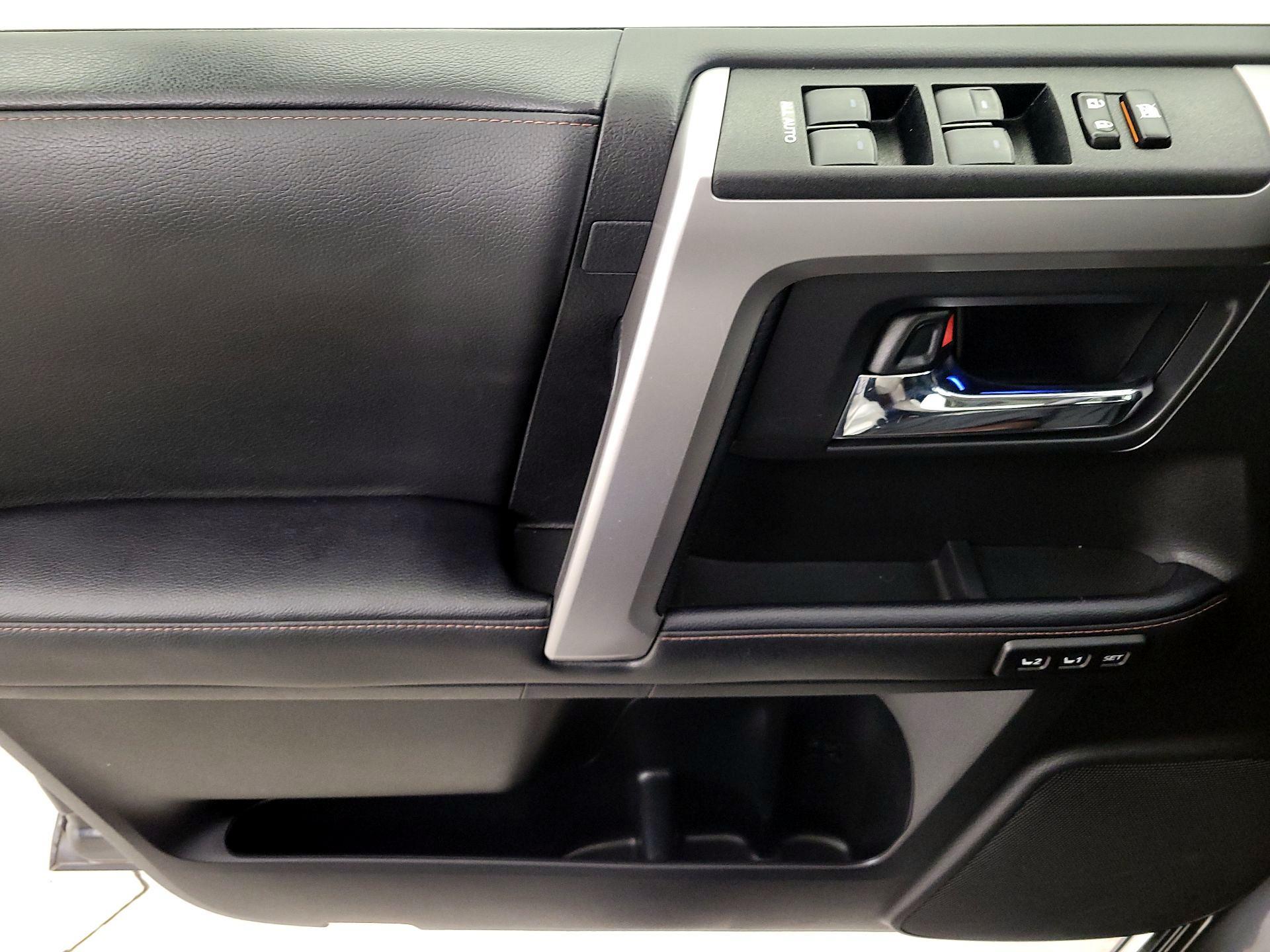 Thumbnail: 2020 Toyota 4Runner - 12