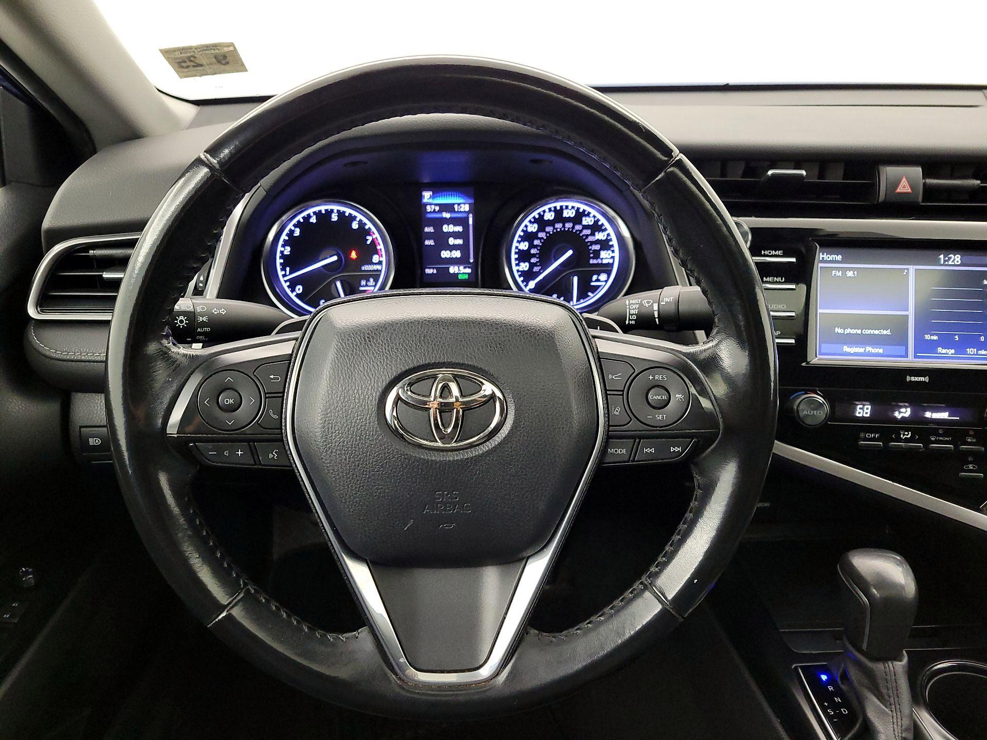 Thumbnail: 2020 Toyota Camry - 10