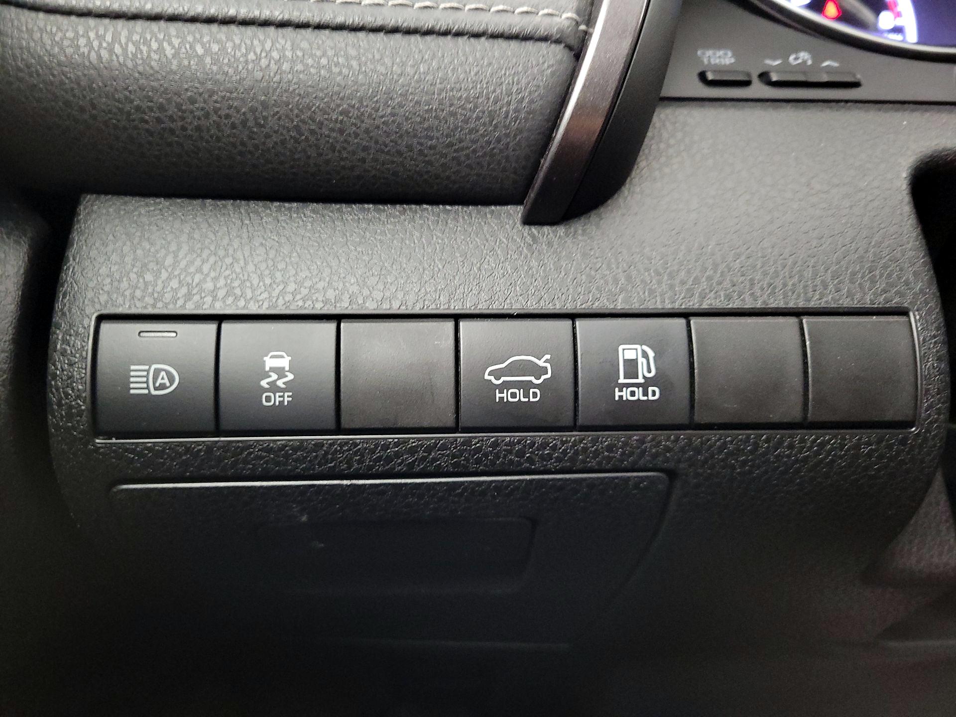 Thumbnail: 2020 Toyota Camry - 13