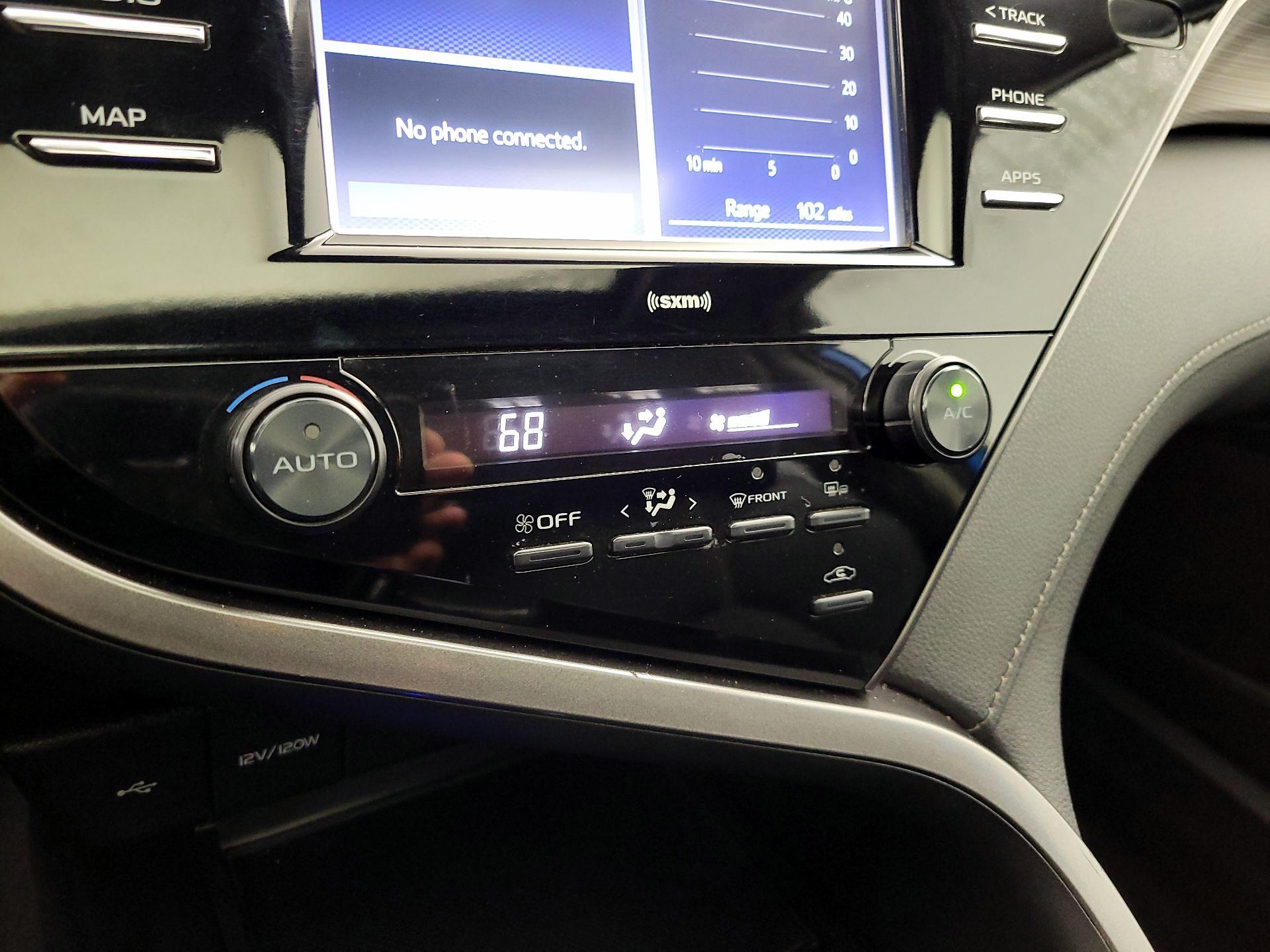 Thumbnail: 2020 Toyota Camry - 16