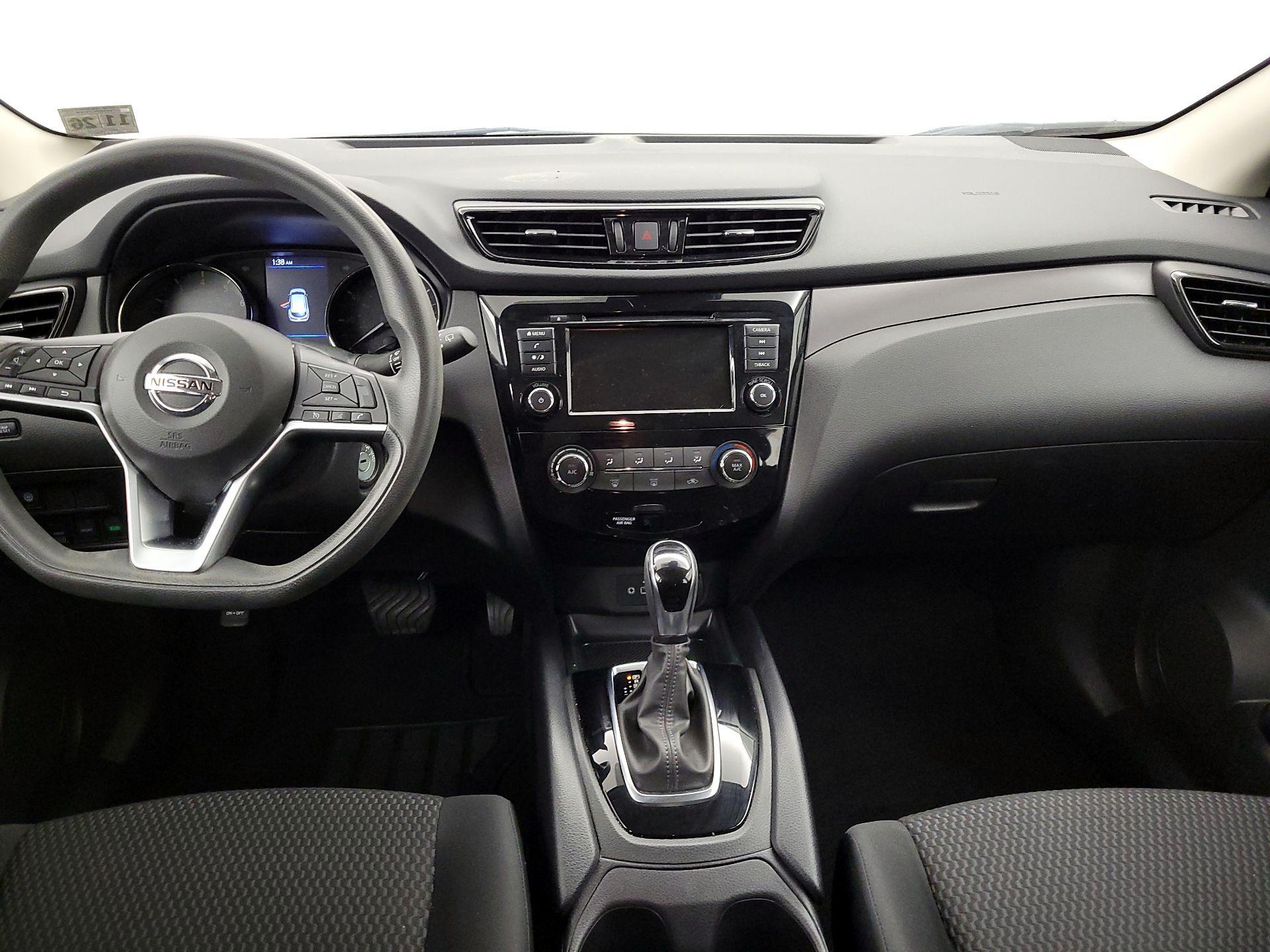 Thumbnail: 2021 Nissan Rogue Sport - 9