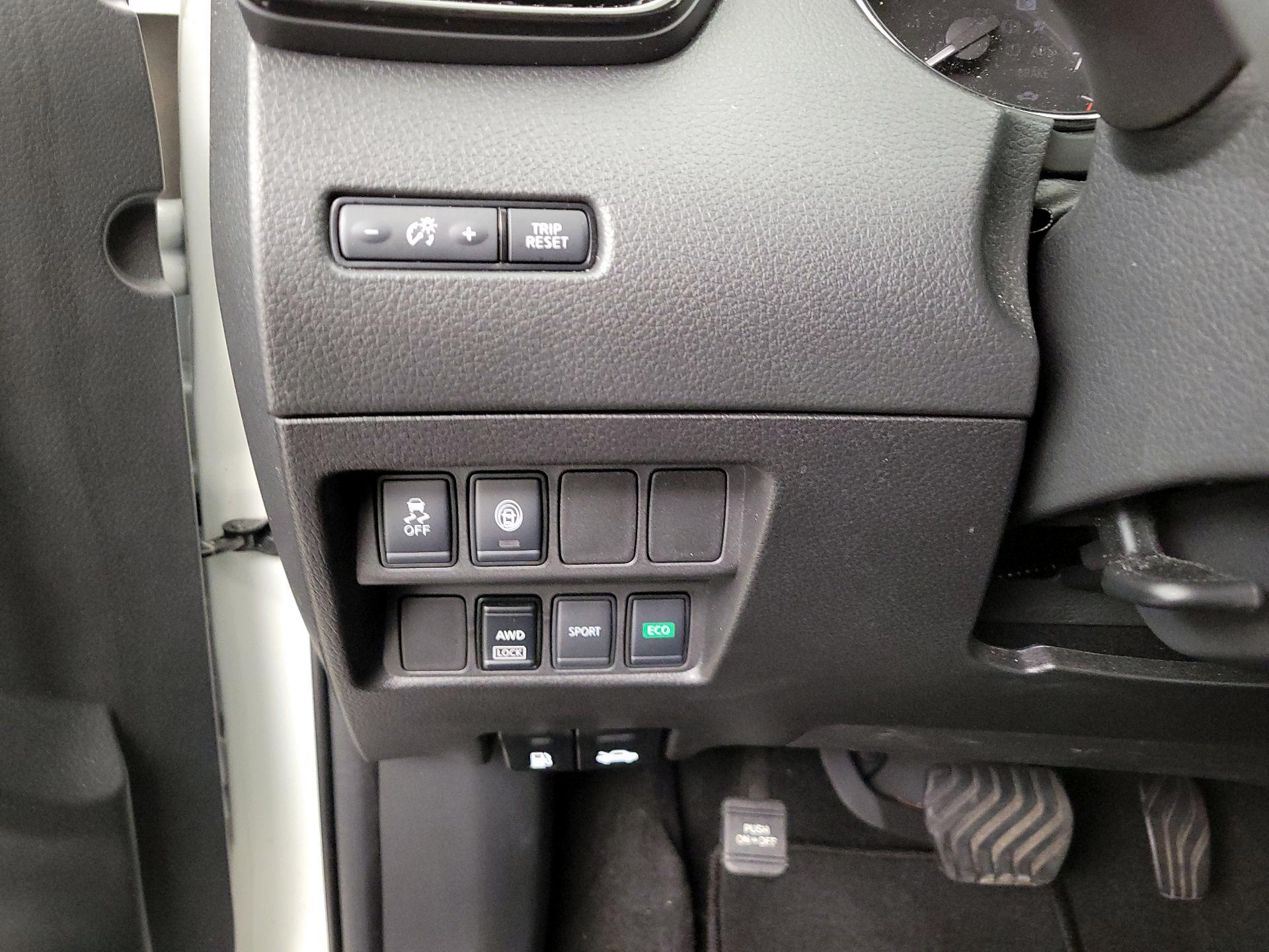 Thumbnail: 2021 Nissan Rogue Sport - 13