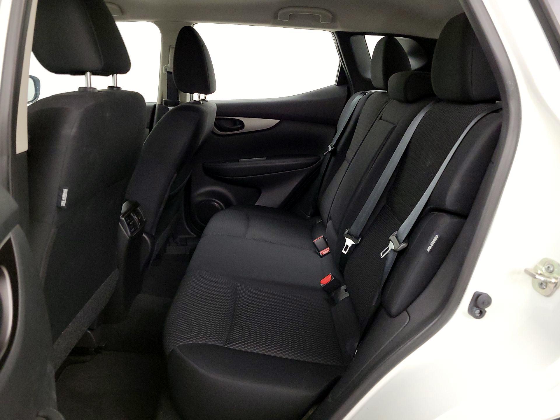 Thumbnail: 2021 Nissan Rogue Sport - 19