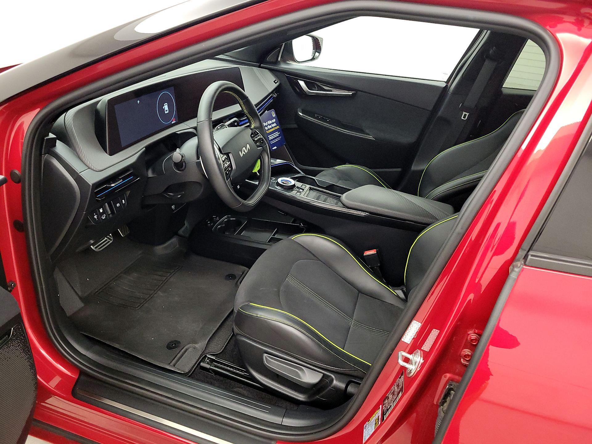 Thumbnail: 2023 Kia EV6 - 11