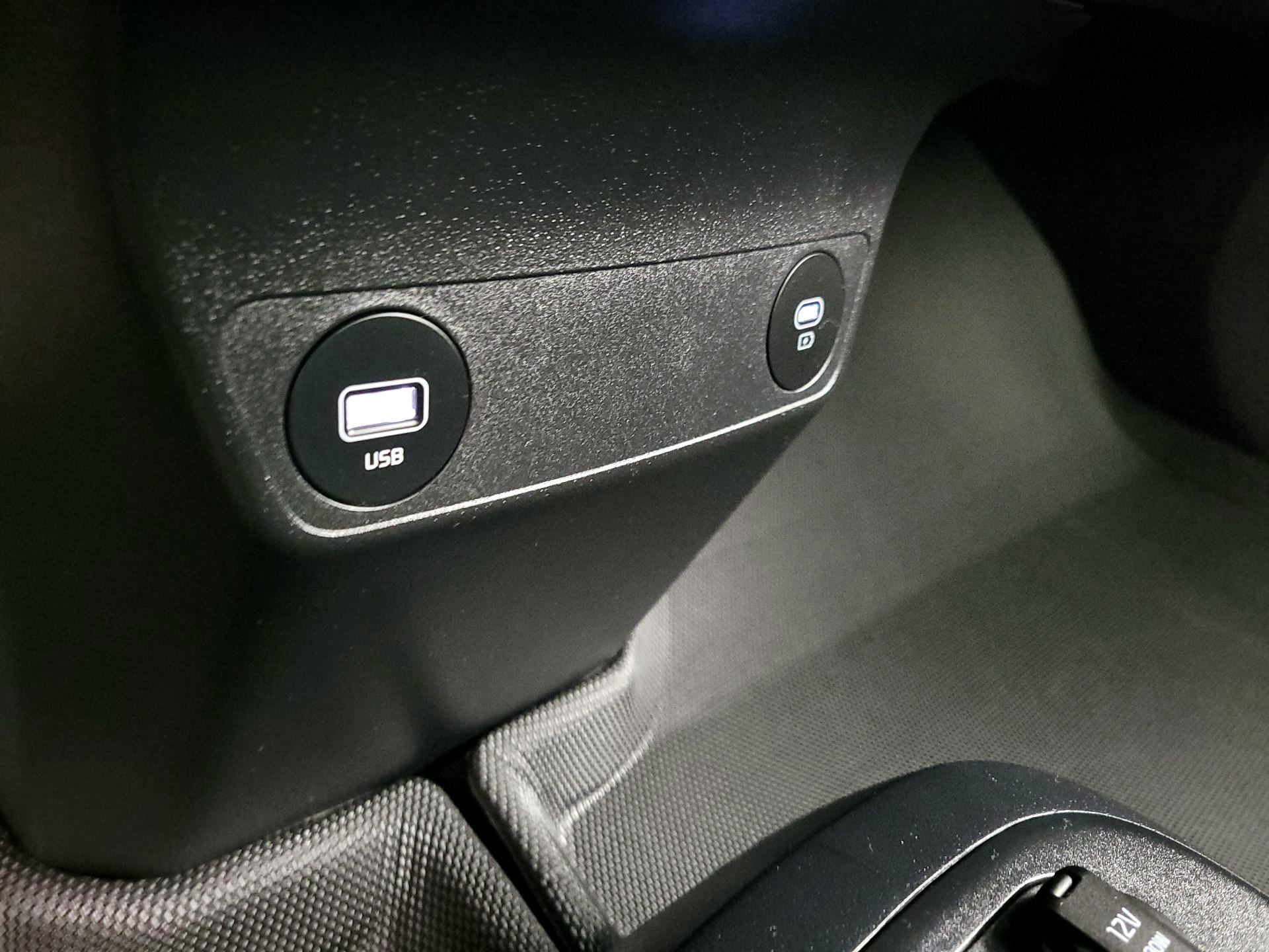 Thumbnail: 2023 Kia EV6 - 19