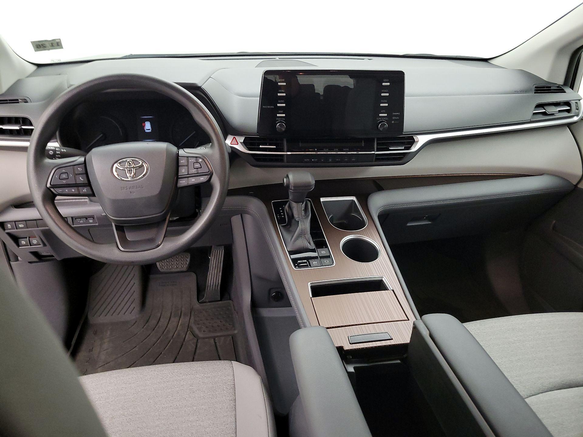 Thumbnail: 2022 Toyota Sienna - 9