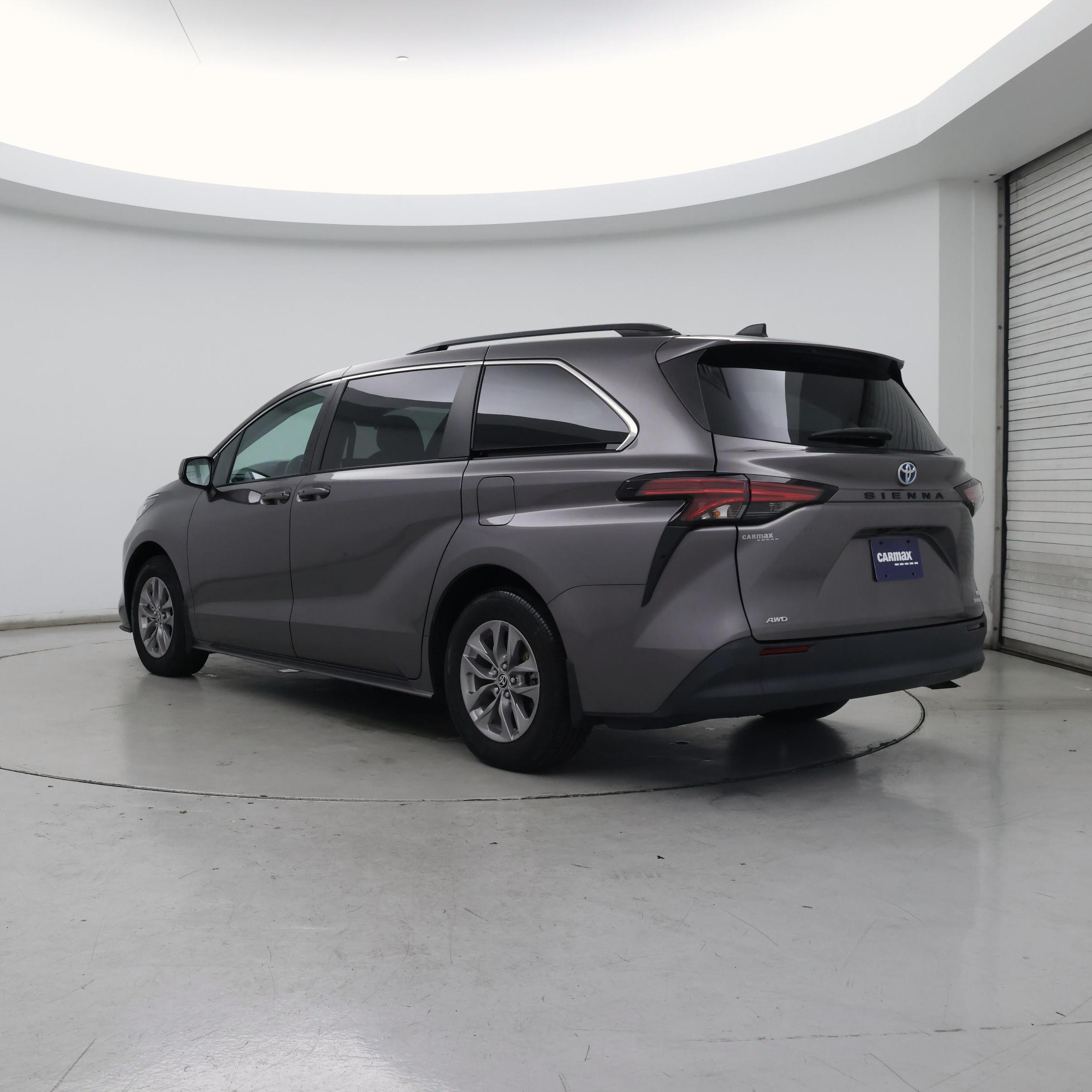 Thumbnail: 2022 Toyota Sienna - 2