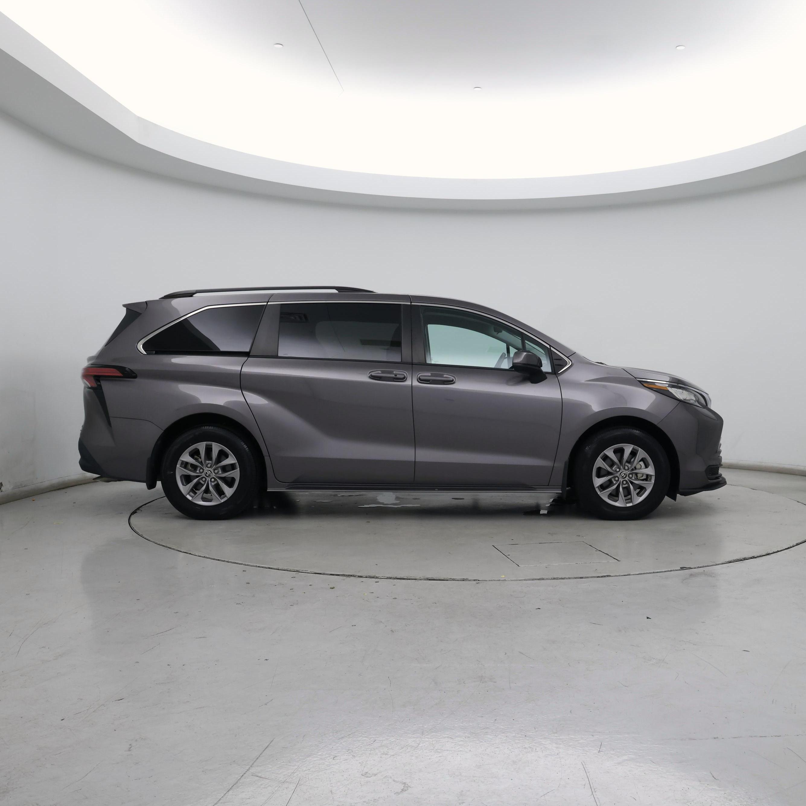 Thumbnail: 2022 Toyota Sienna - 7