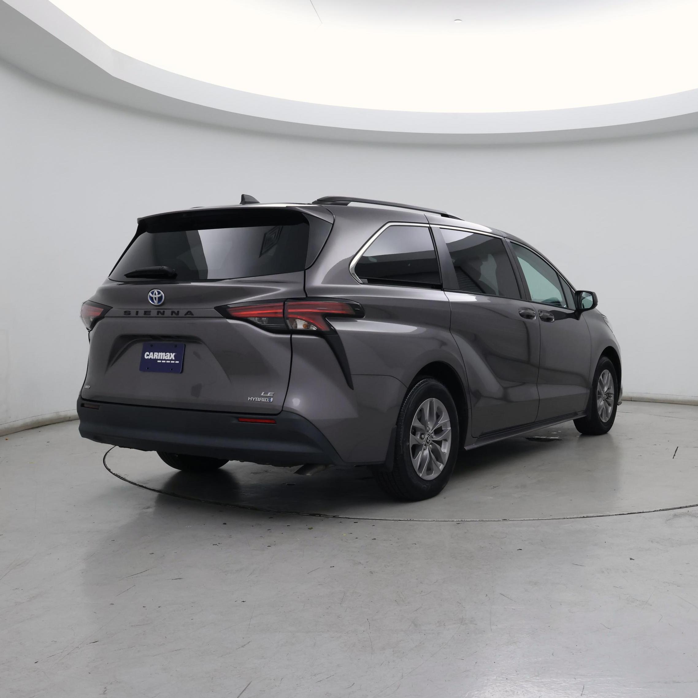 Thumbnail: 2022 Toyota Sienna - 8