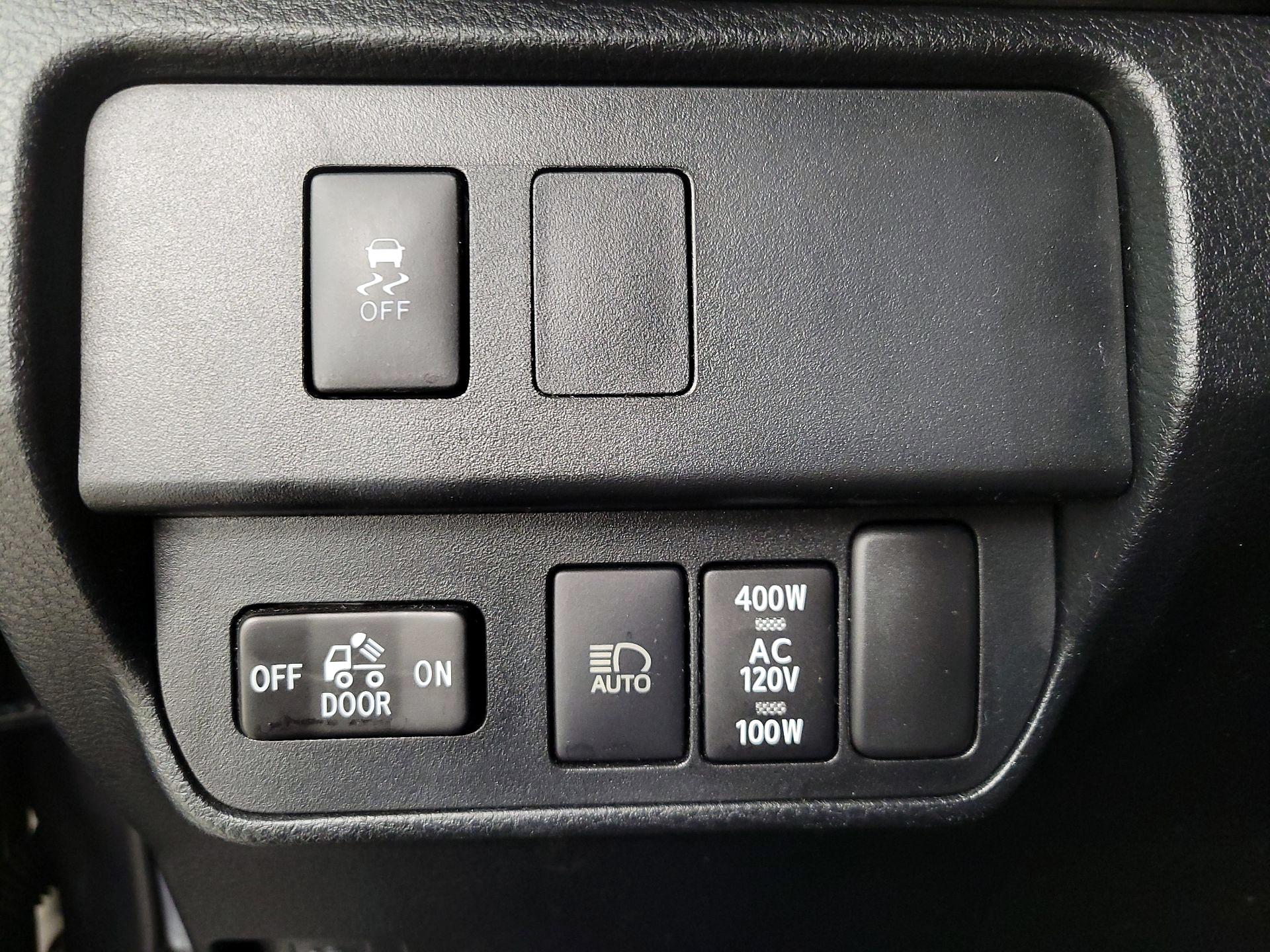 Thumbnail: 2021 Toyota Tacoma - 13