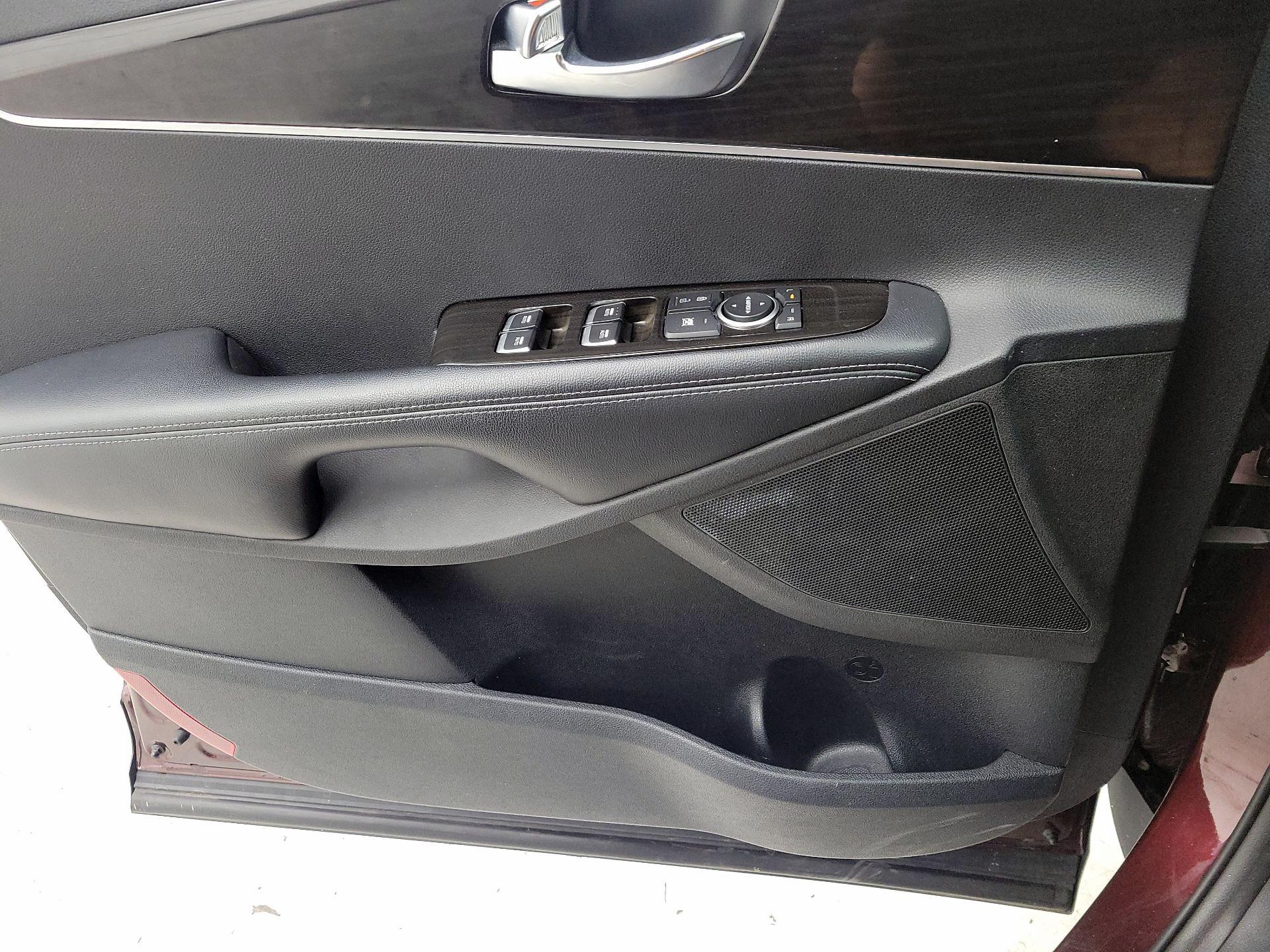 Thumbnail: 2019 Kia Sorento - 12