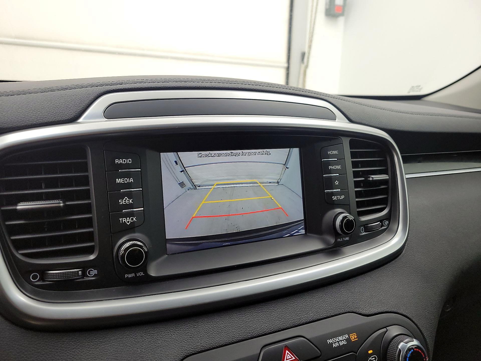 Thumbnail: 2019 Kia Sorento - 14