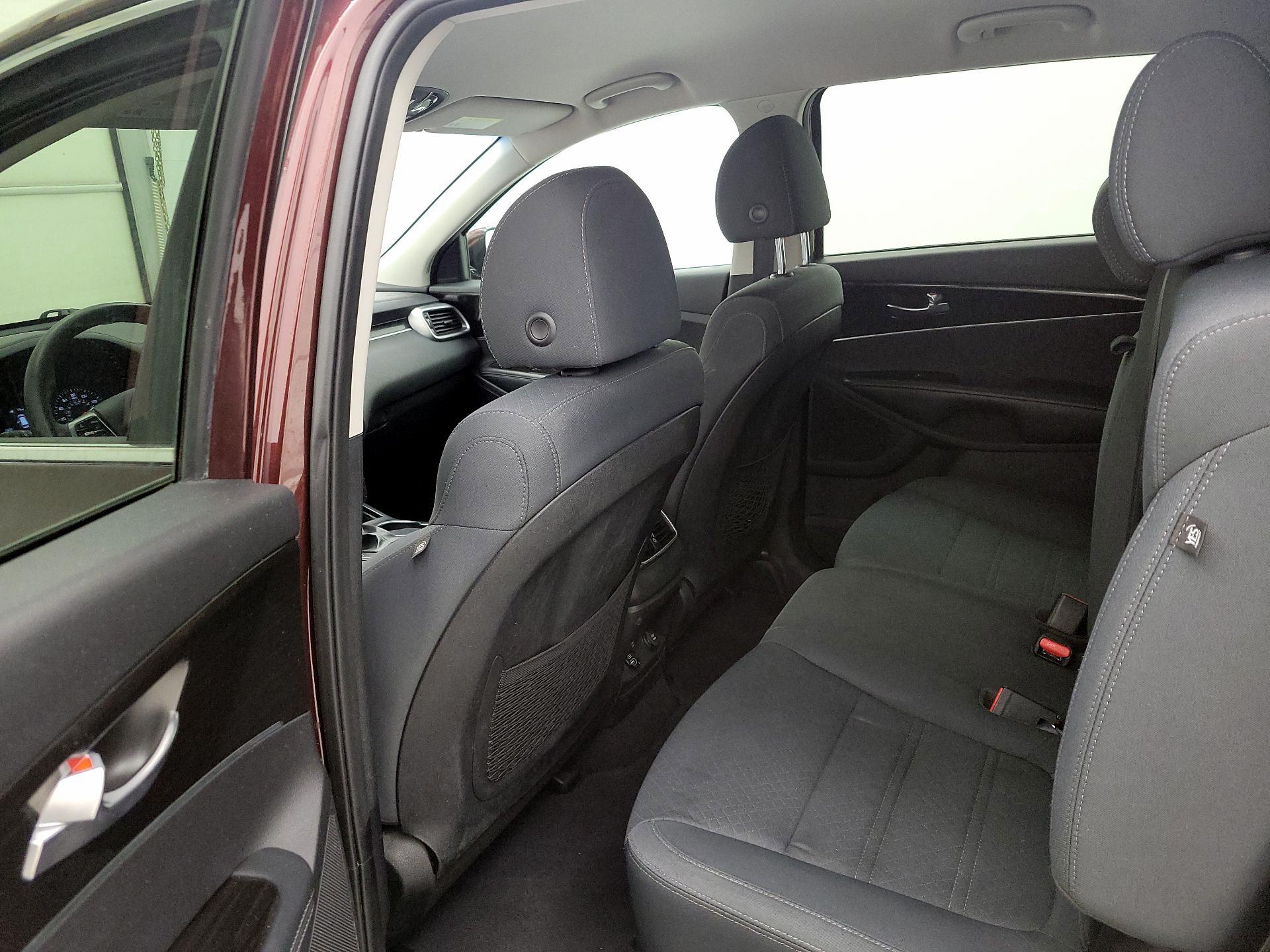 Thumbnail: 2019 Kia Sorento - 19