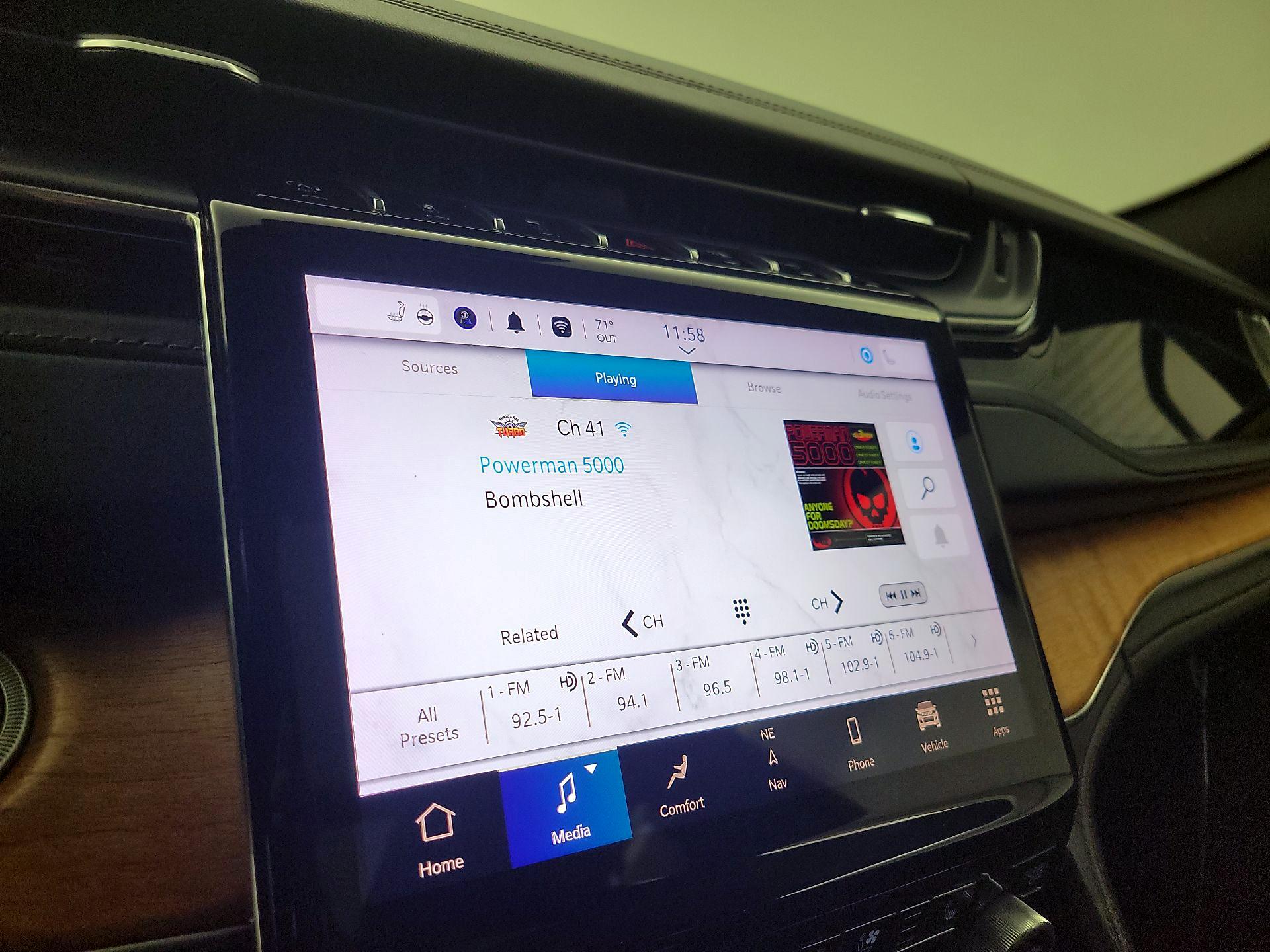 Thumbnail: 2022 Jeep Grand Cherokee L - 16