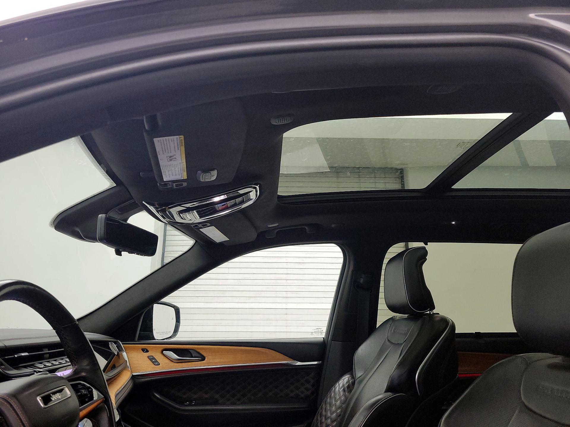 Thumbnail: 2022 Jeep Grand Cherokee L - 20