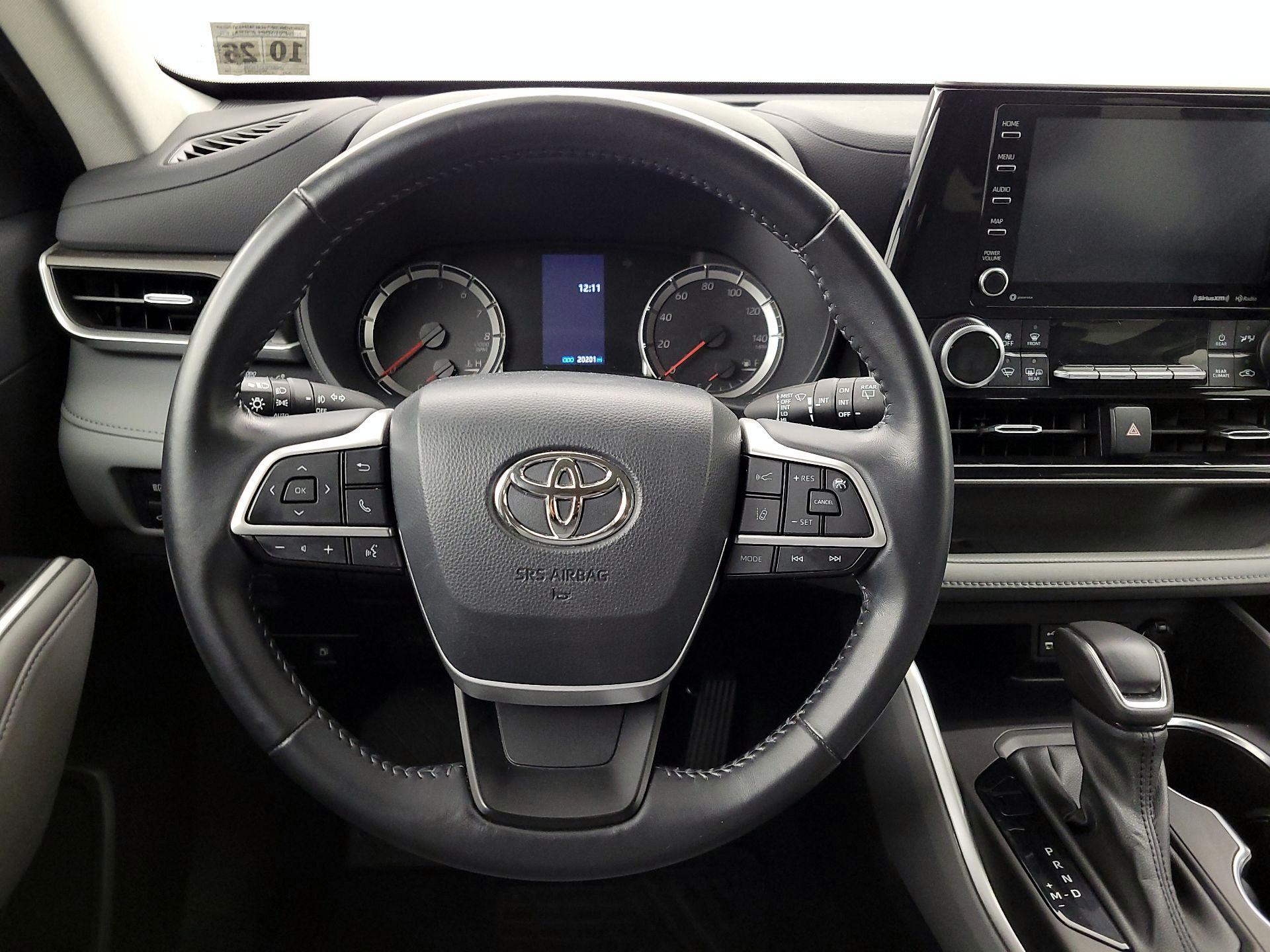 Thumbnail: 2022 Toyota Highlander - 10