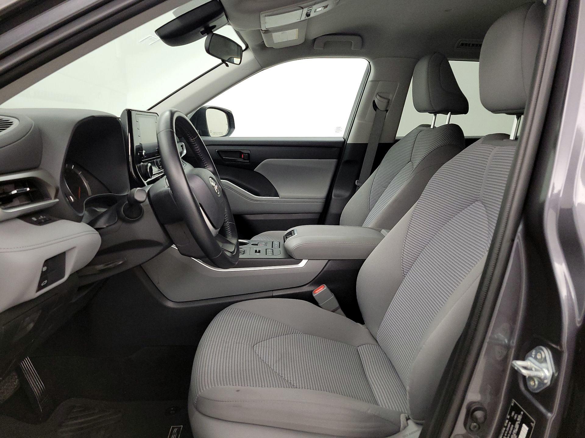 Thumbnail: 2022 Toyota Highlander - 11