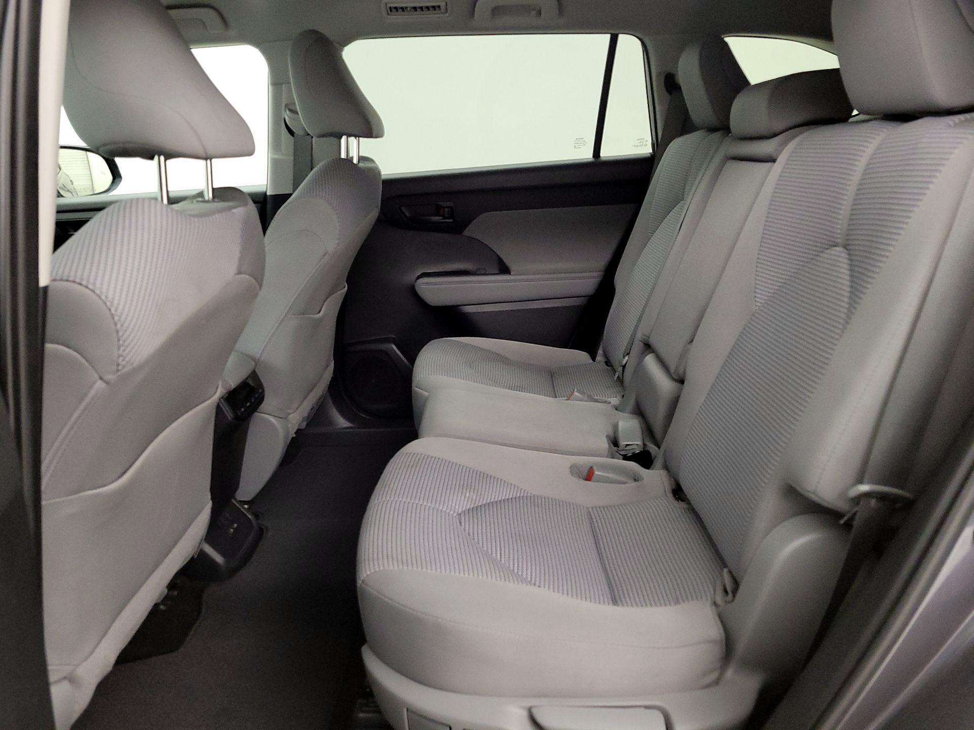 Thumbnail: 2022 Toyota Highlander - 19