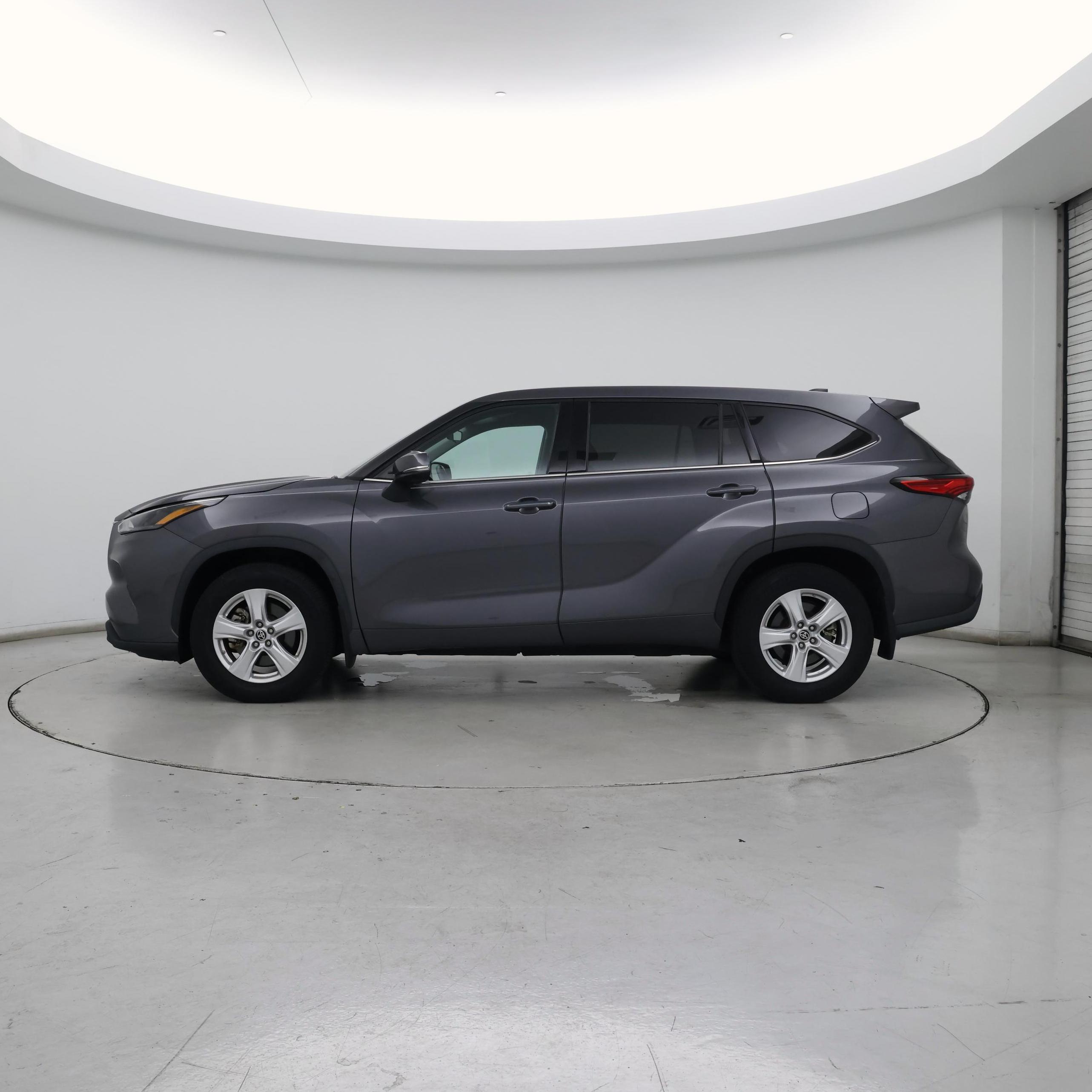 Thumbnail: 2022 Toyota Highlander - 3