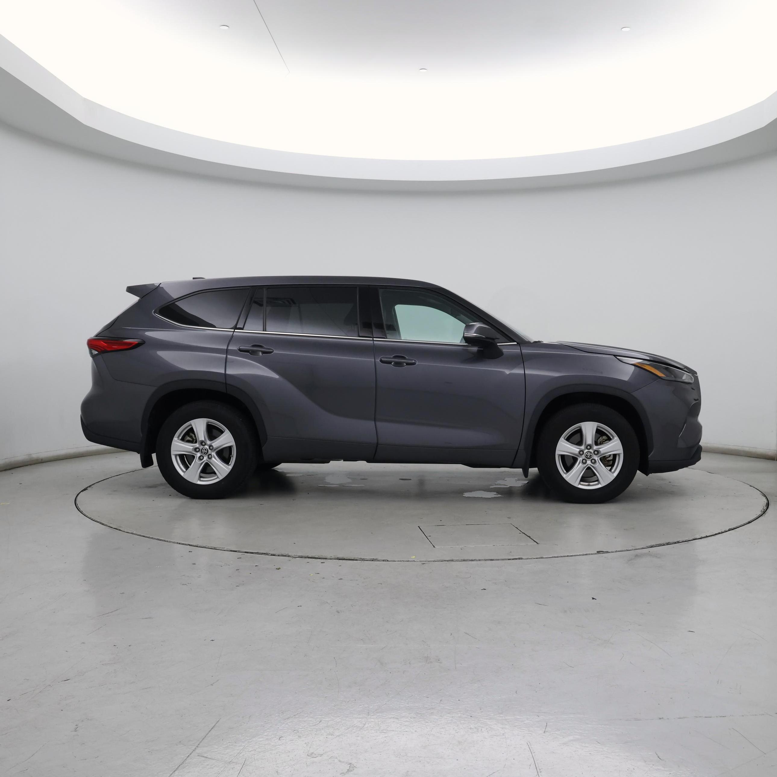 Thumbnail: 2022 Toyota Highlander - 7