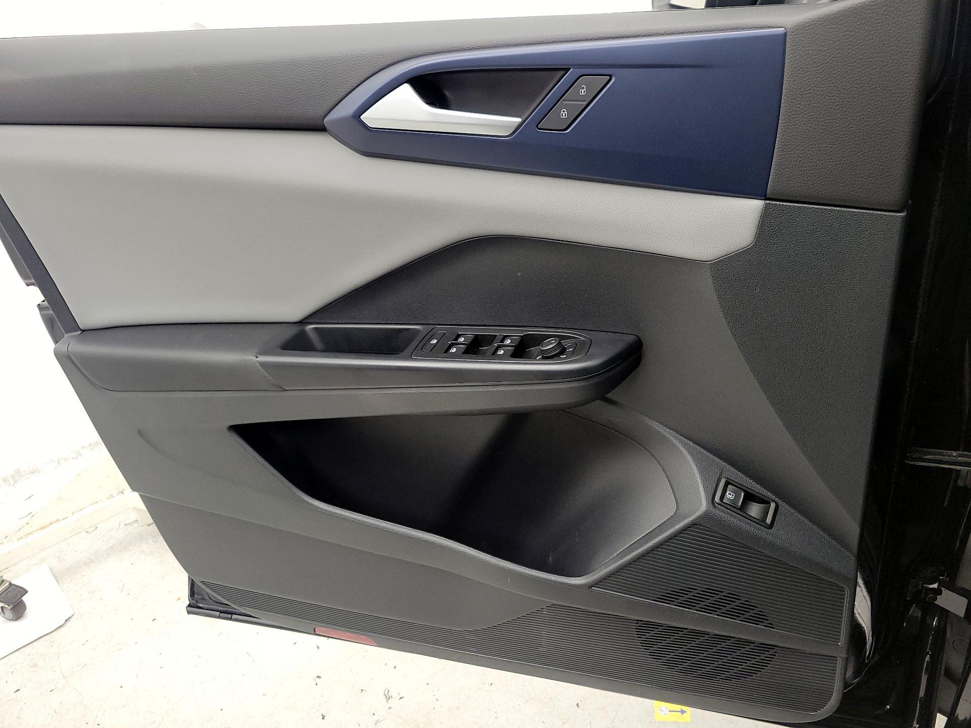 Thumbnail: 2023 Volkswagen Taos - 12