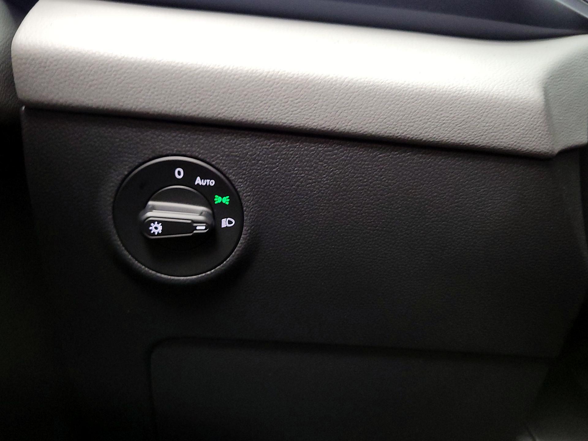 Thumbnail: 2023 Volkswagen Taos - 13