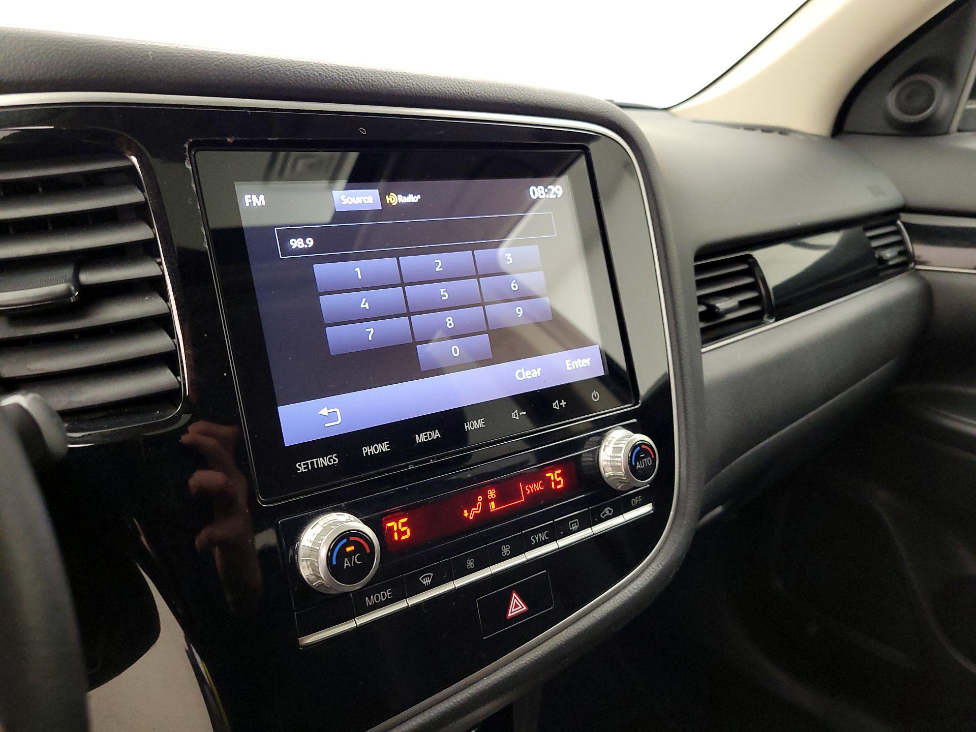 Thumbnail: 2020 Mitsubishi Outlander - 15