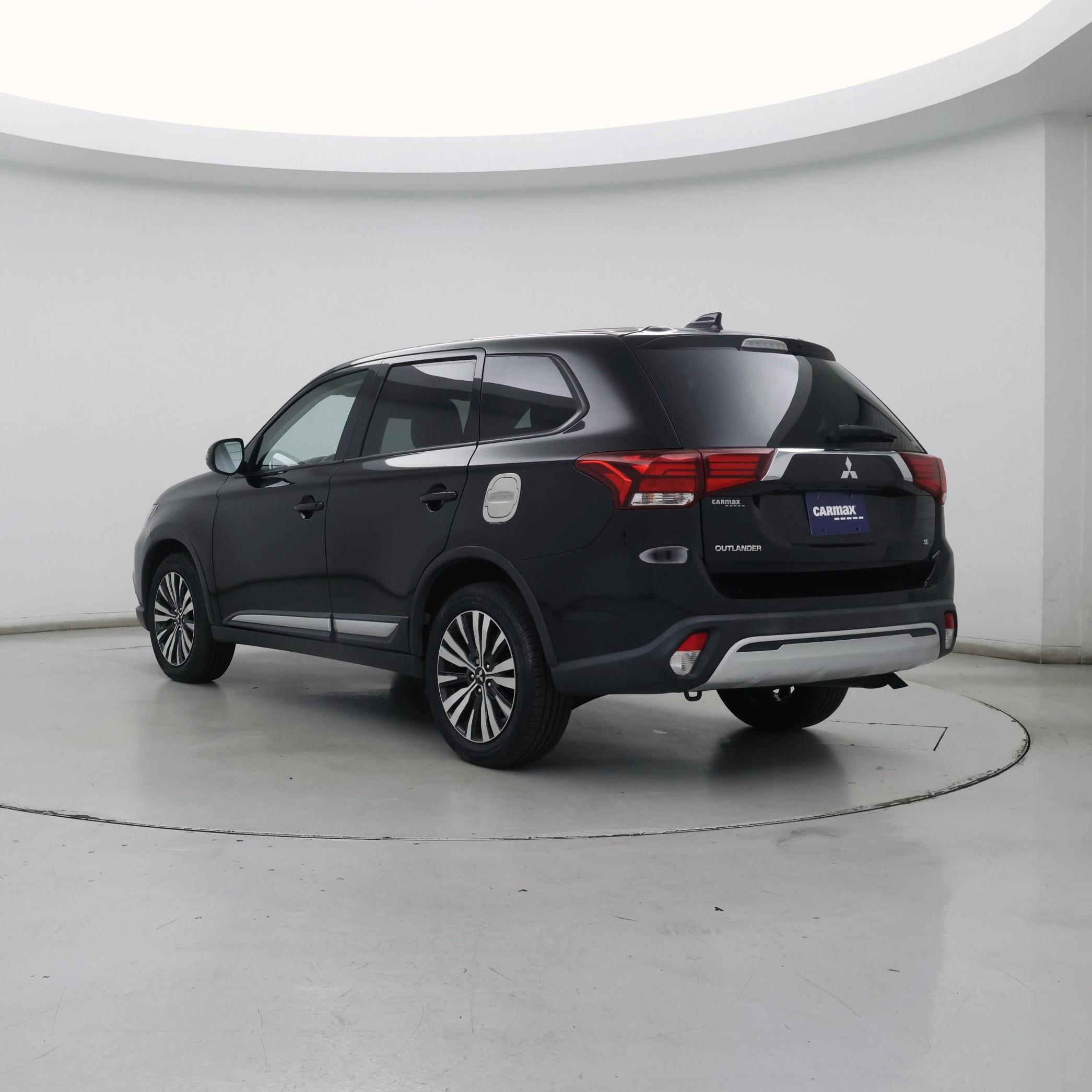 Thumbnail: 2020 Mitsubishi Outlander - 2