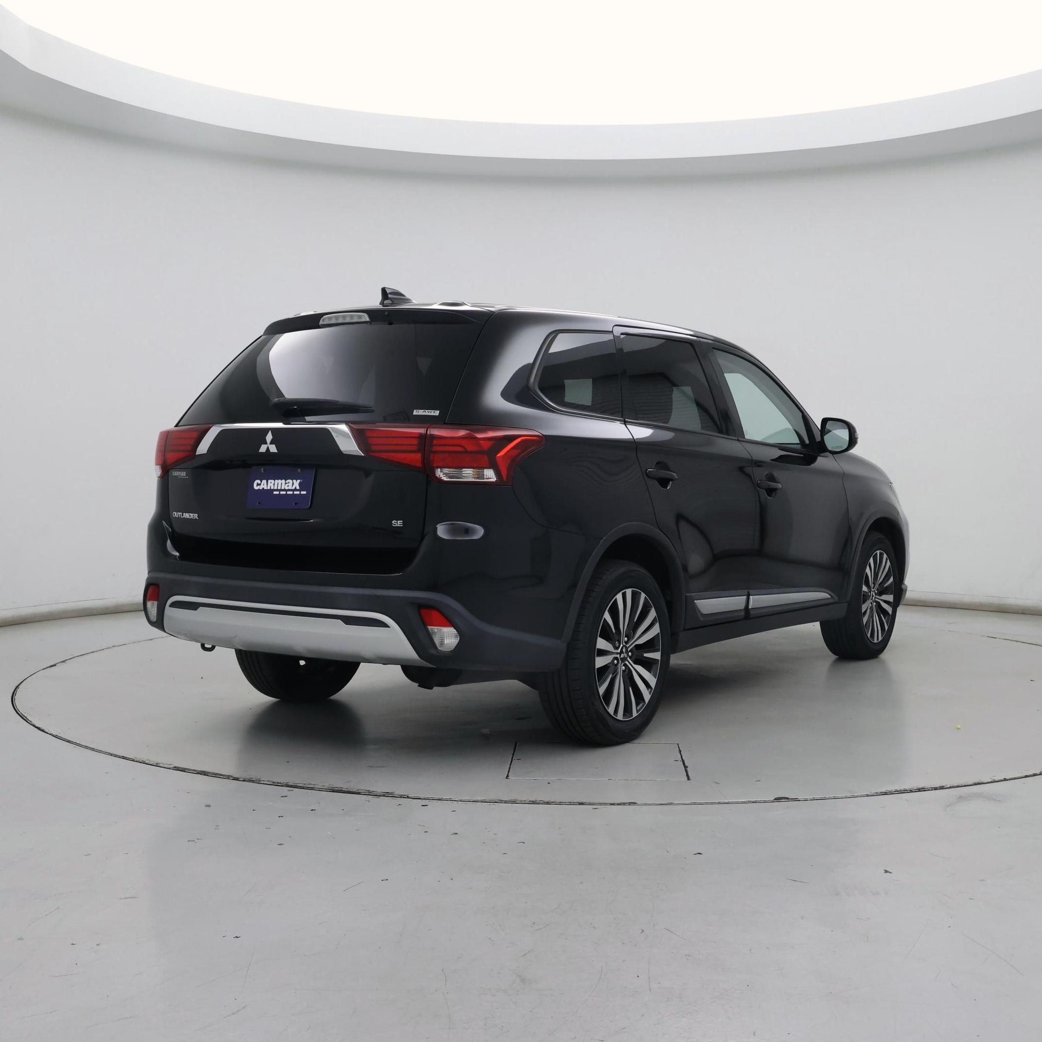 Thumbnail: 2020 Mitsubishi Outlander - 8